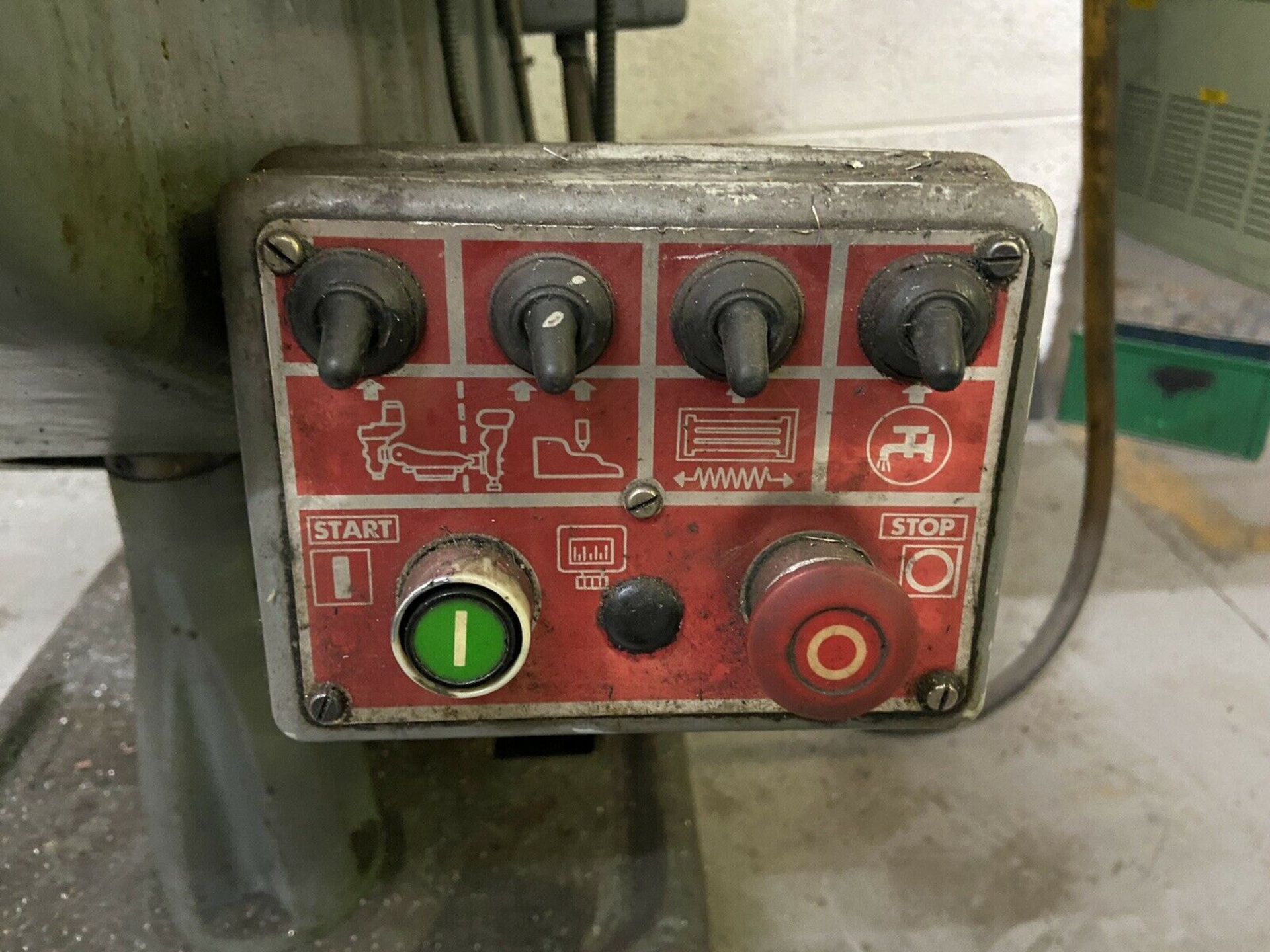 Bridgeport JB milling machine with acu-rite / controls - Image 5 of 12