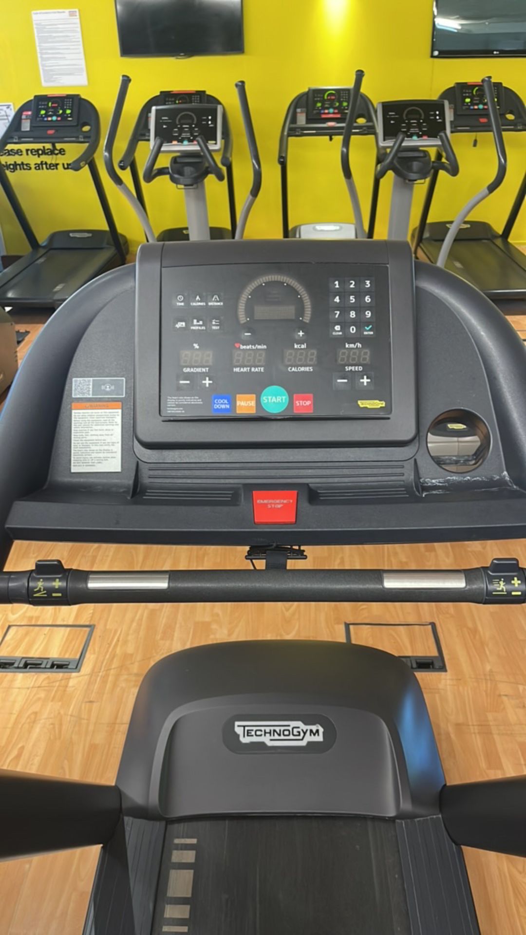 Technogym Treadmill 600 - Image 4 of 7