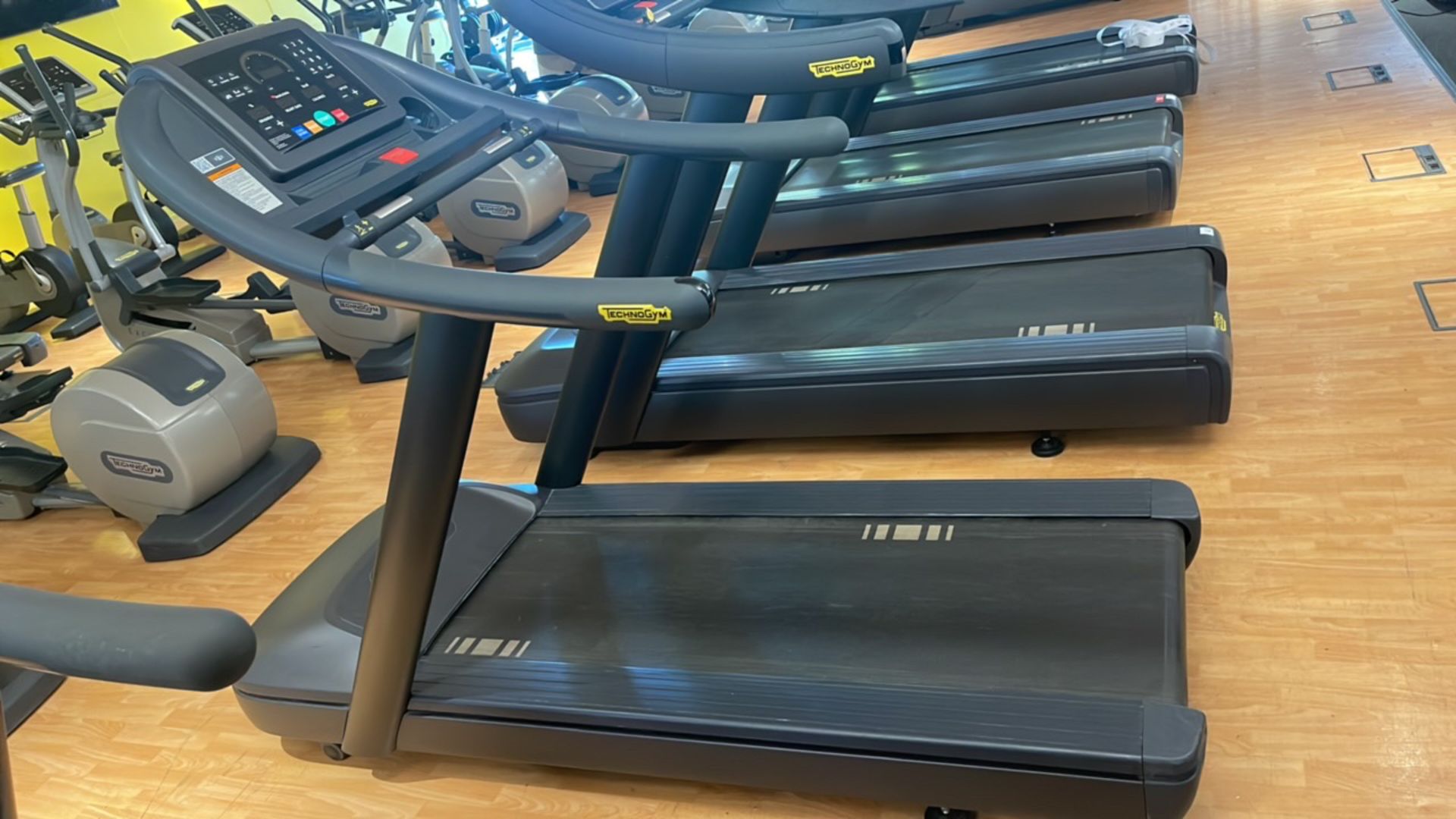 Technogym Treadmill 600 - Image 6 of 7