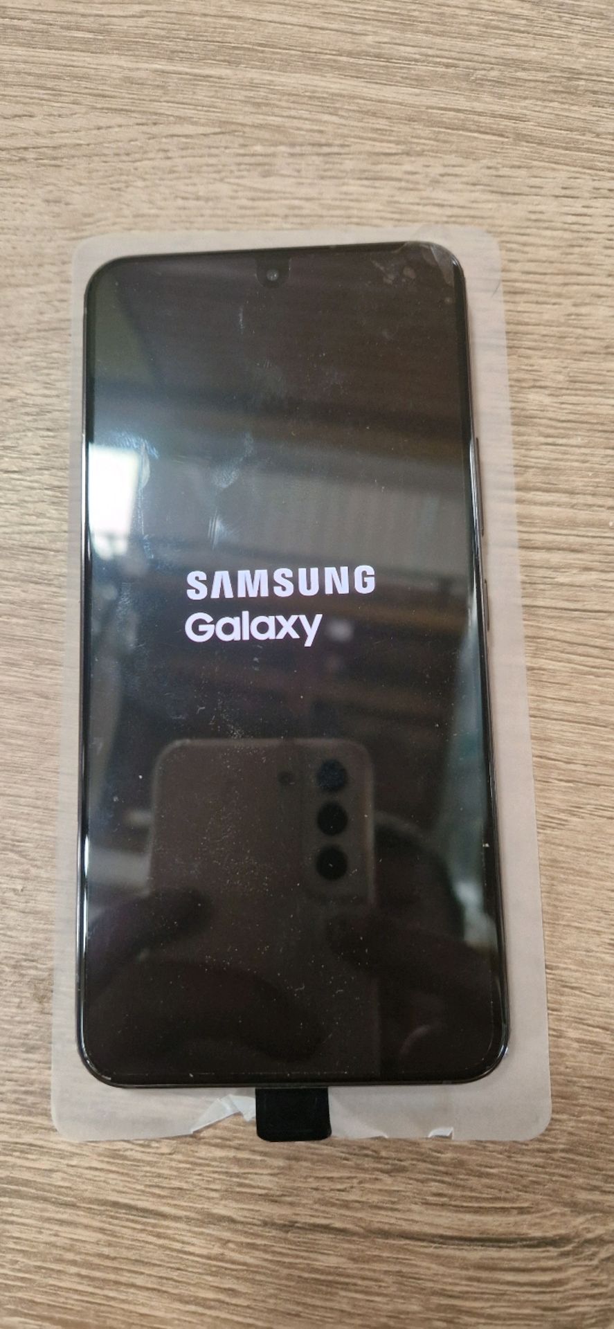 SAMSUNG GALAXY S22 5G SMARTPHONE WITH WI
