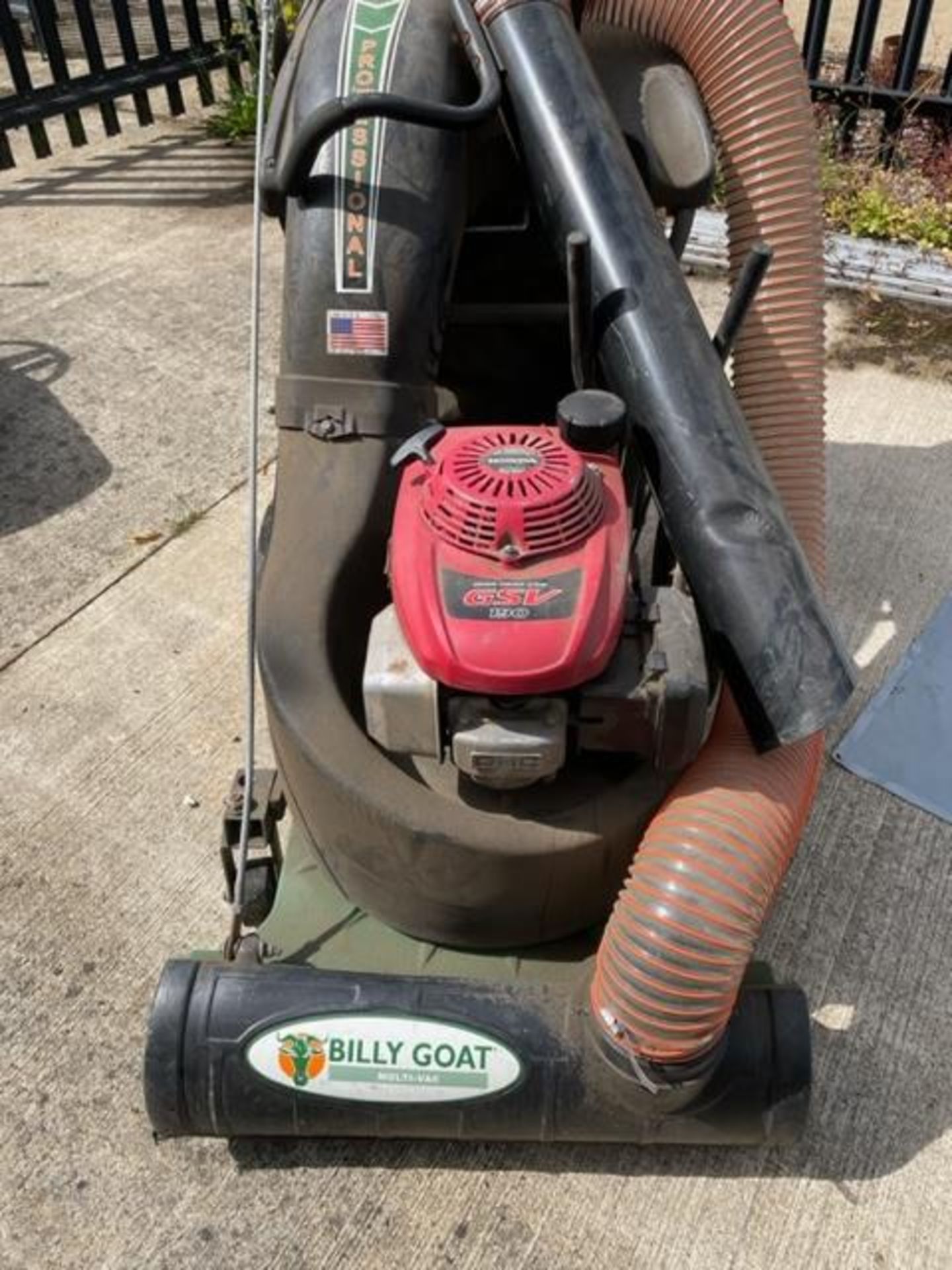 Billygoat Leaf & Litter Vacuum - Image 2 of 3