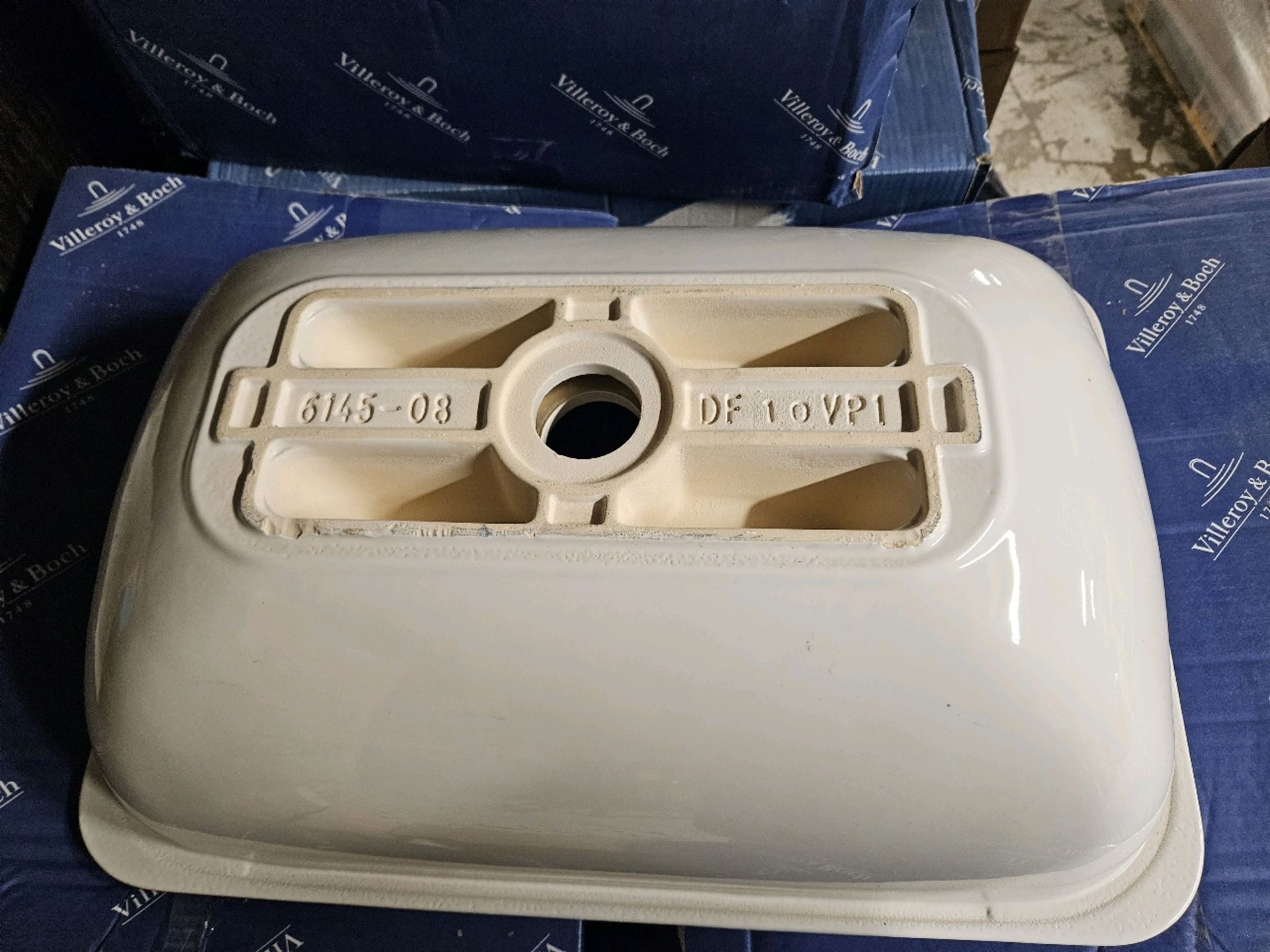 Villeroy & Boch Undercounter Wash Basin ( Boxed) - Image 4 of 4