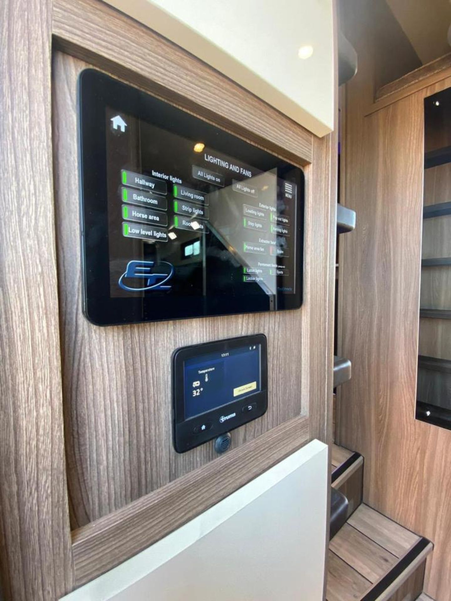 Elite Coachworks - Platinum Plus, Stalled for 4 Horses. - Image 17 of 21