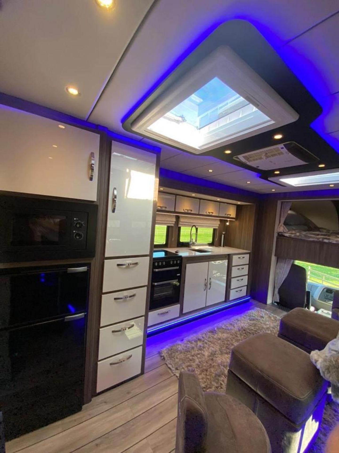 Elite Coachworks - Platinum Plus, Stalled for 4 Horses. - Image 16 of 21