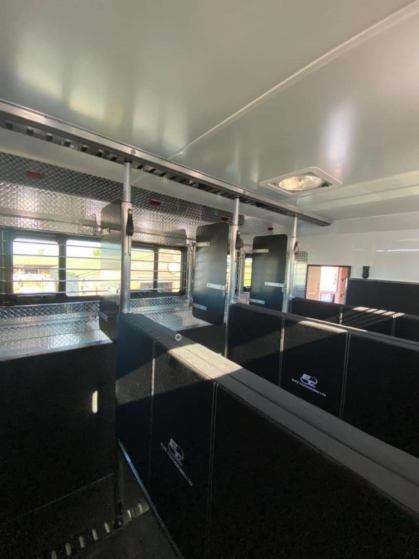 Elite Coachworks - Platinum Plus, Stalled for 4 Horses. - Image 15 of 21