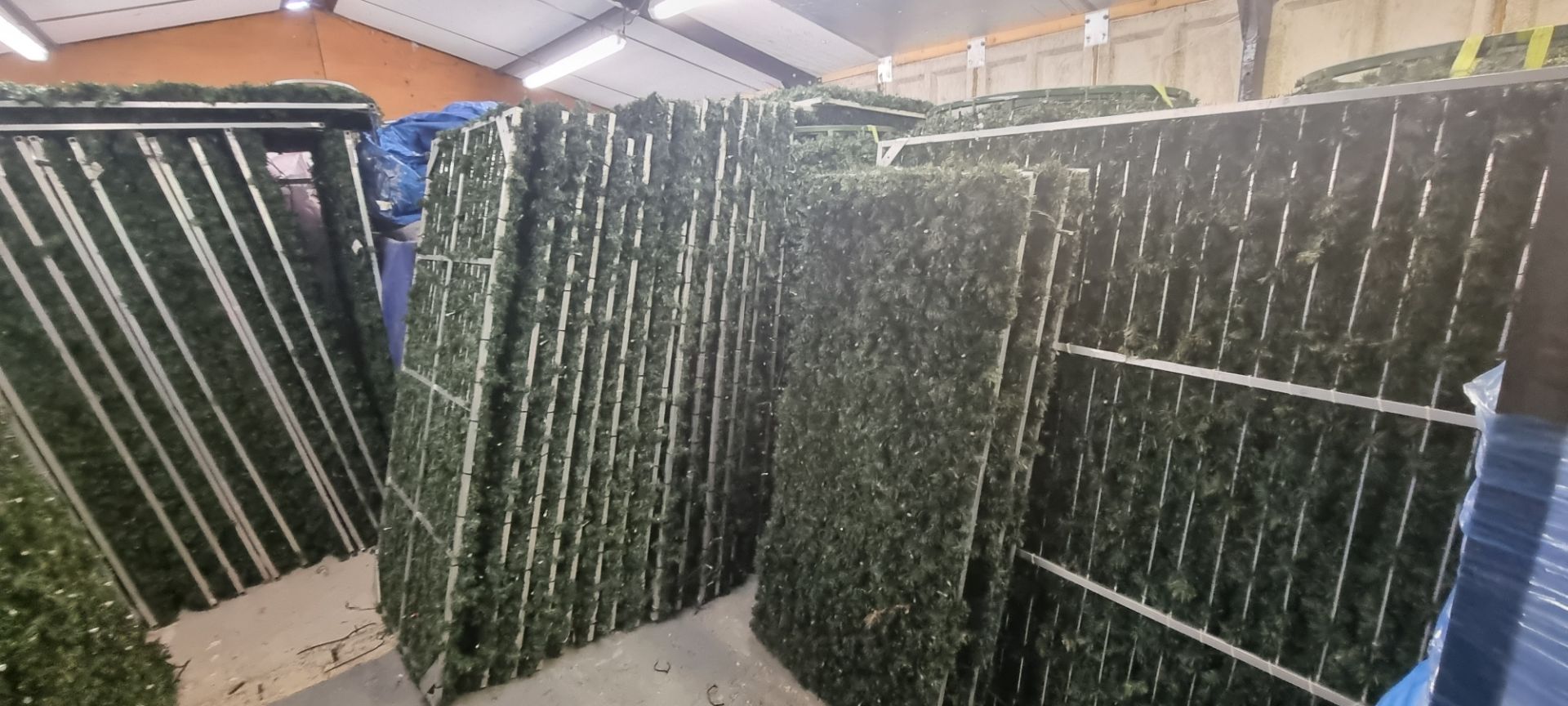 2 x Seasonal Aluminium Panels with Green Garland
