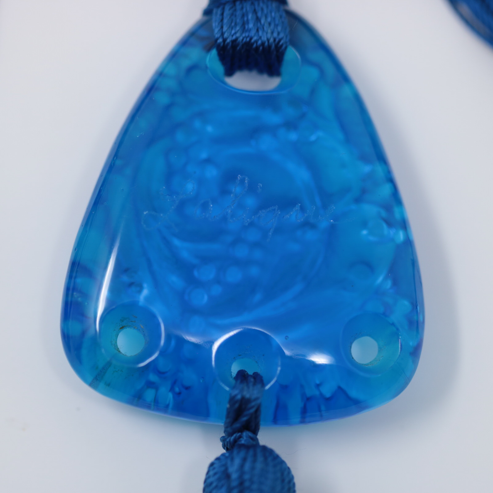 Rene Lalique Electric Blue Coloured Glass 'Graines' Pendant - Image 4 of 5