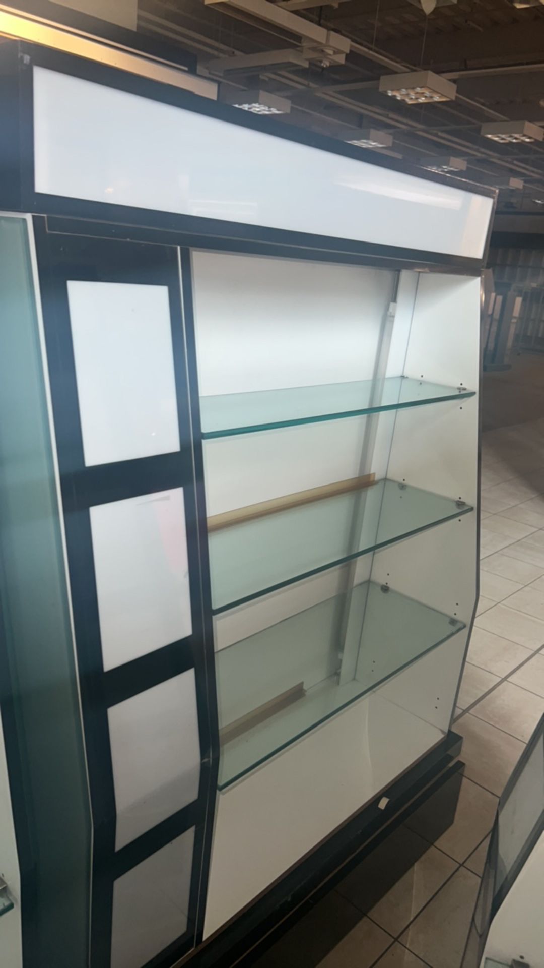 Display Cabinets - Image 4 of 7