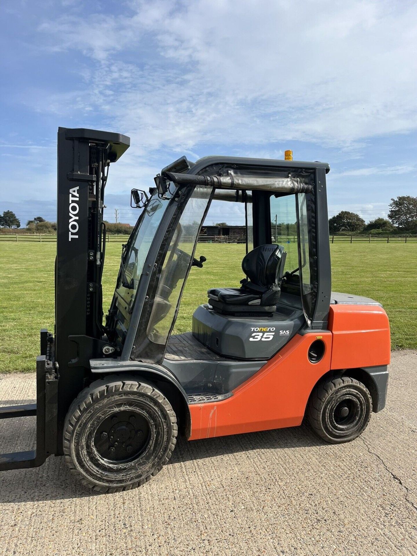 2018 TOYOTA, 3.5 Tonne Diesel Forklift (Triple Mast) - Image 4 of 6