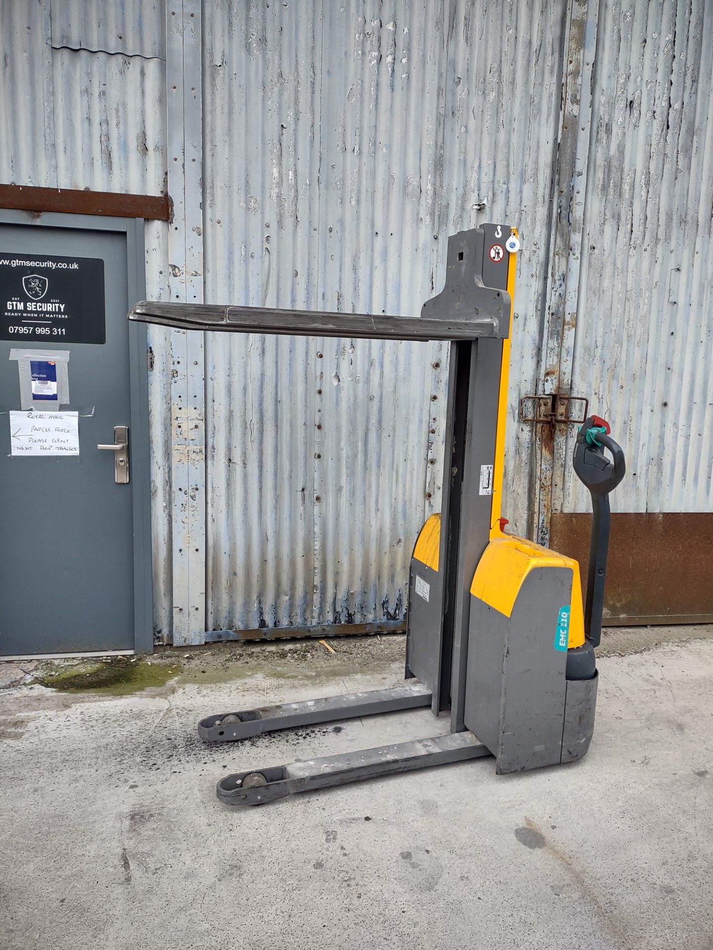 JUNGHEINRICH EMC 110 - High Reach Electric Pallet Truck - Image 2 of 4