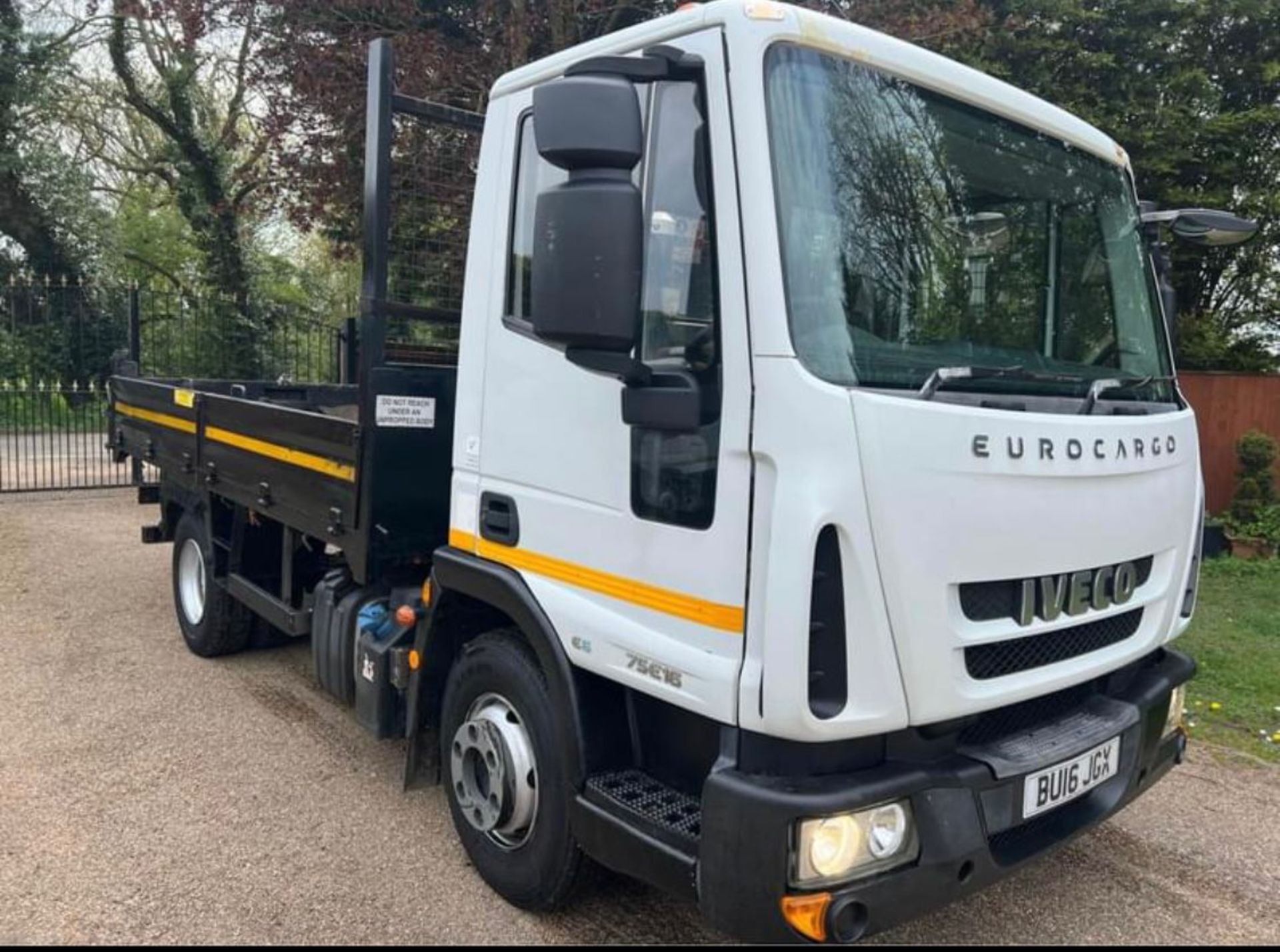 2016, IVECO - EUROCARGO, Tarmac Spec Tipper with Insulated Body - Image 11 of 13