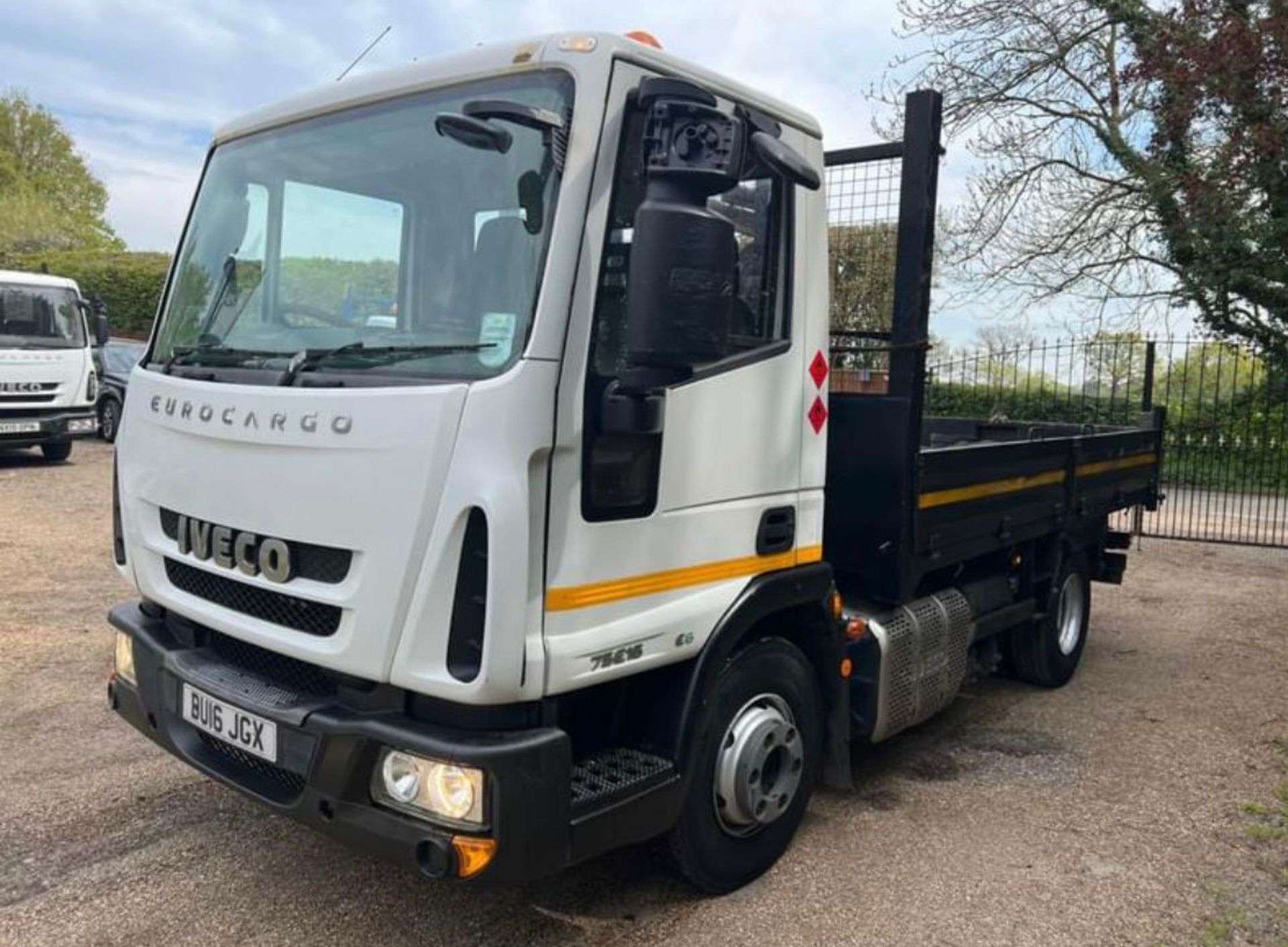 2016, IVECO - EUROCARGO, Tarmac Spec Tipper with Insulated Body - Image 9 of 13