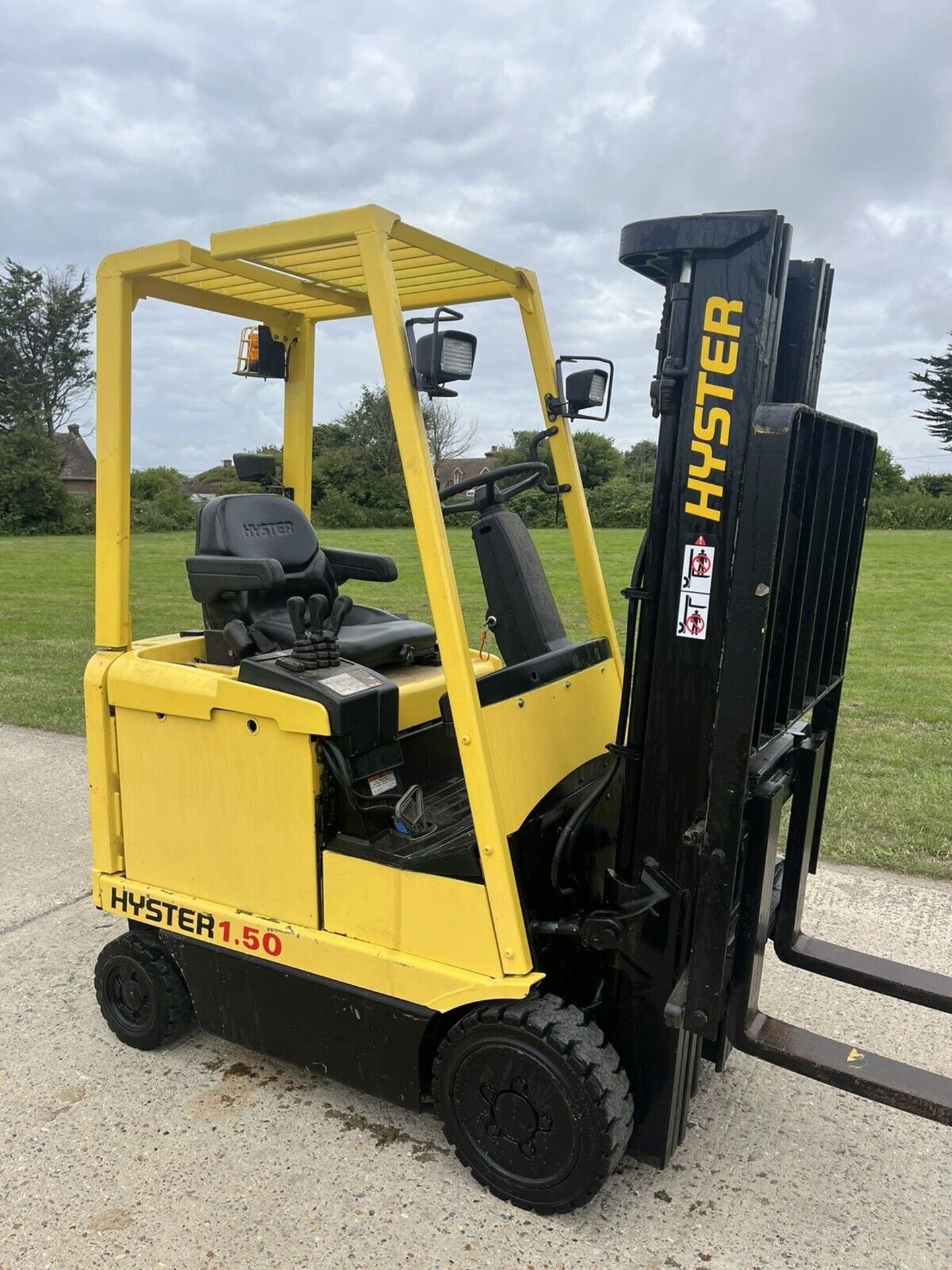 HYSTER 1.5 Electric Forklift Truck - Image 2 of 3