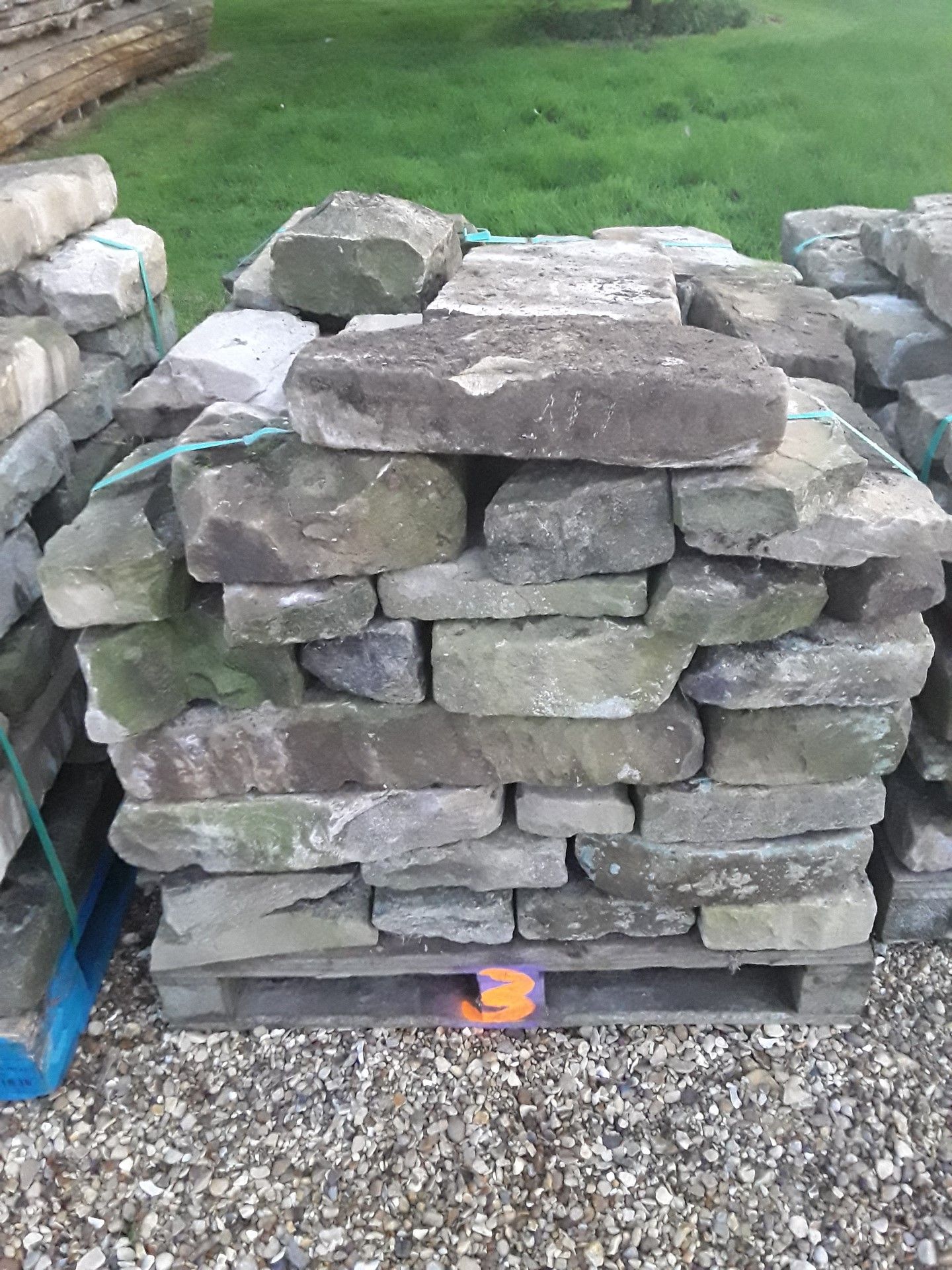 1 Pallet York Stone ( Mixed Sizes )