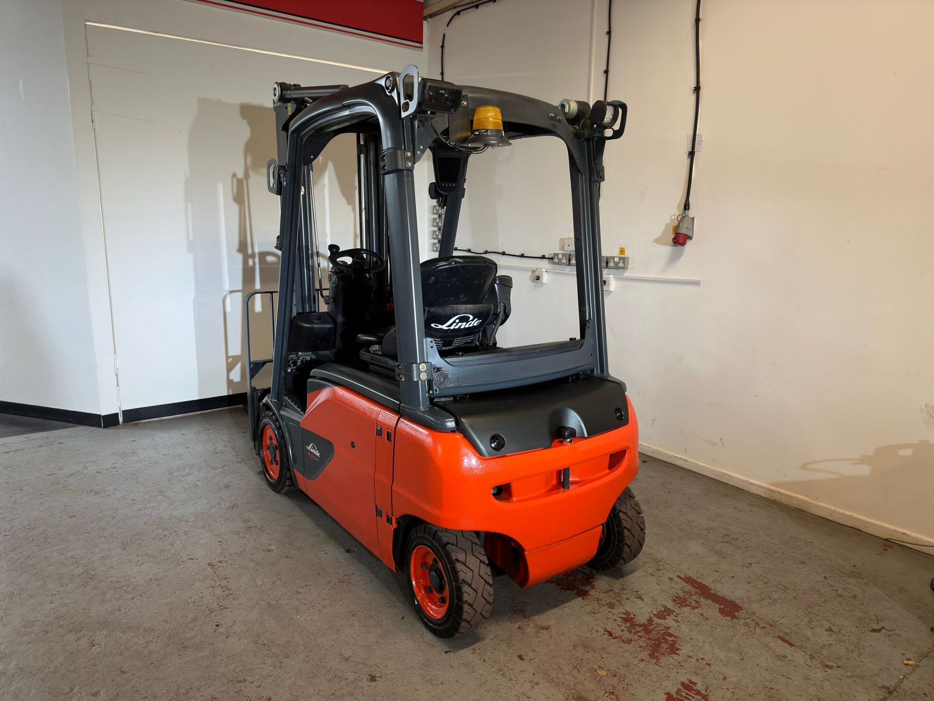 2017 LINDE E20PL (Container Spec) Electric Forklift - Image 5 of 7