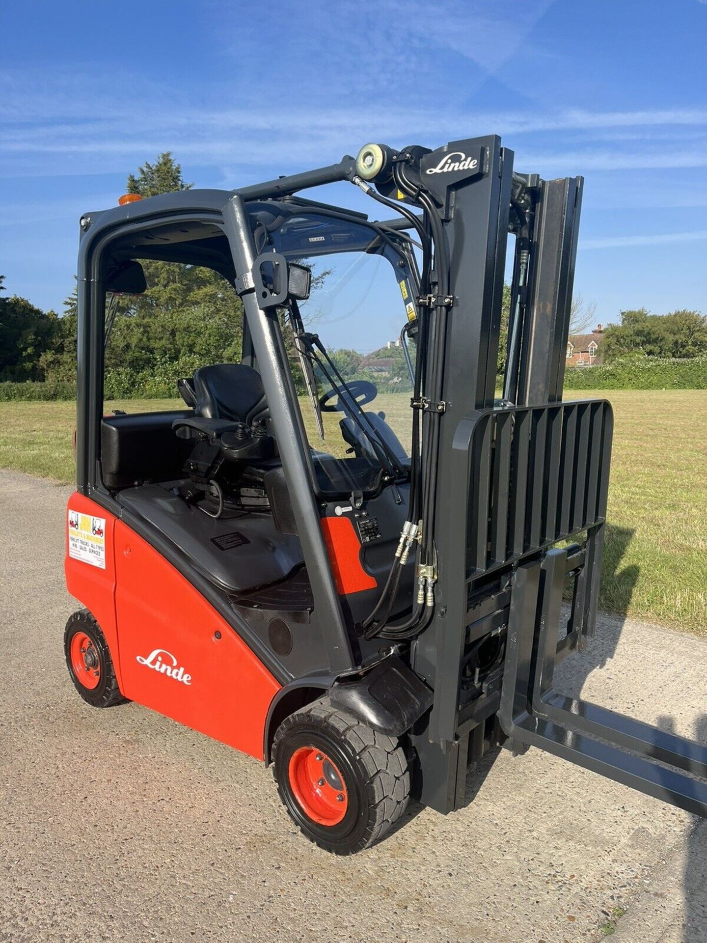 2011, LINDE, 1.6 Tonne Gas Forklift - (Container Spec) - Image 2 of 5