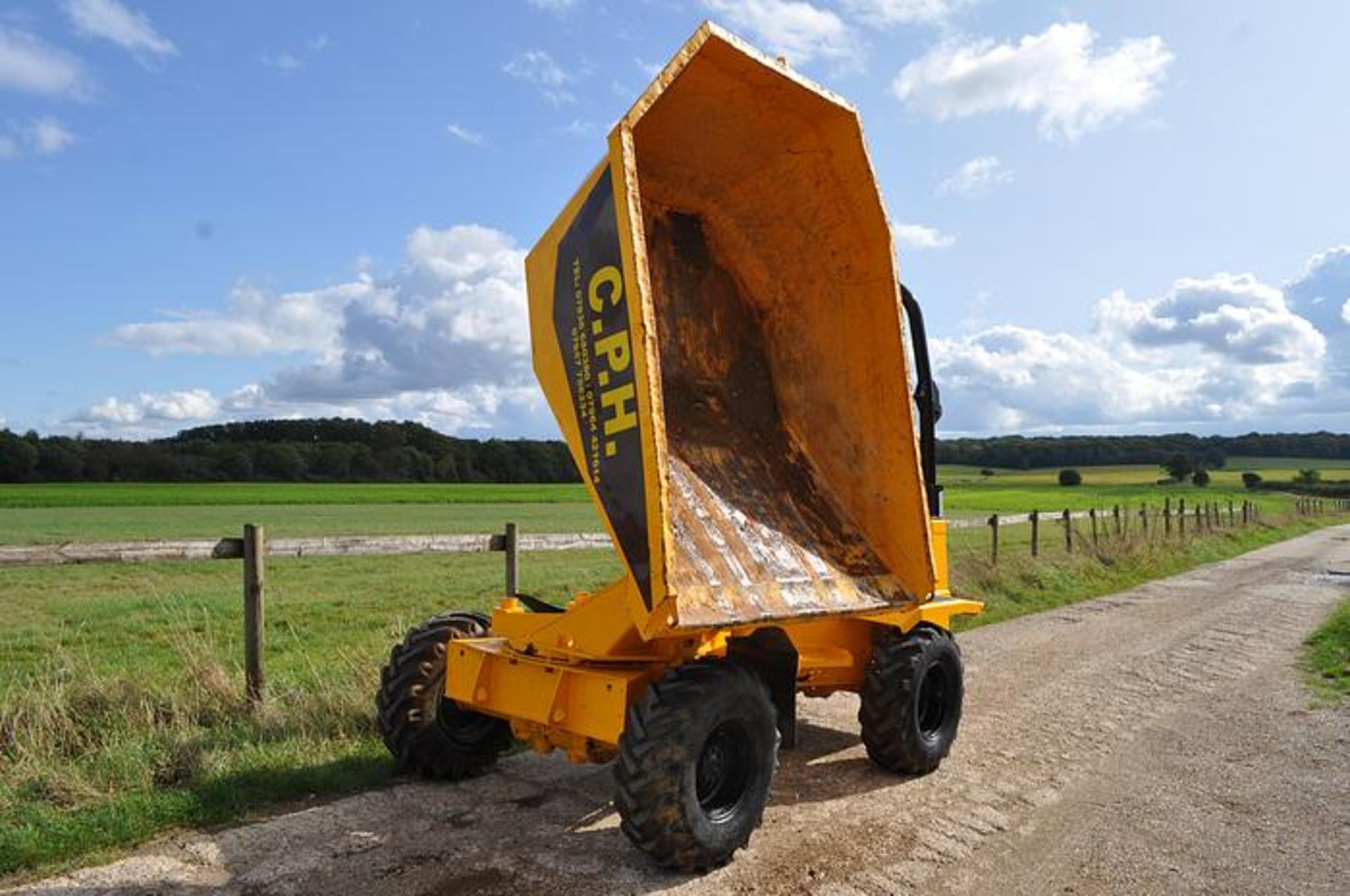 2004 THWAITES 3 TONNE SWIVEL DUMPER - Image 9 of 10