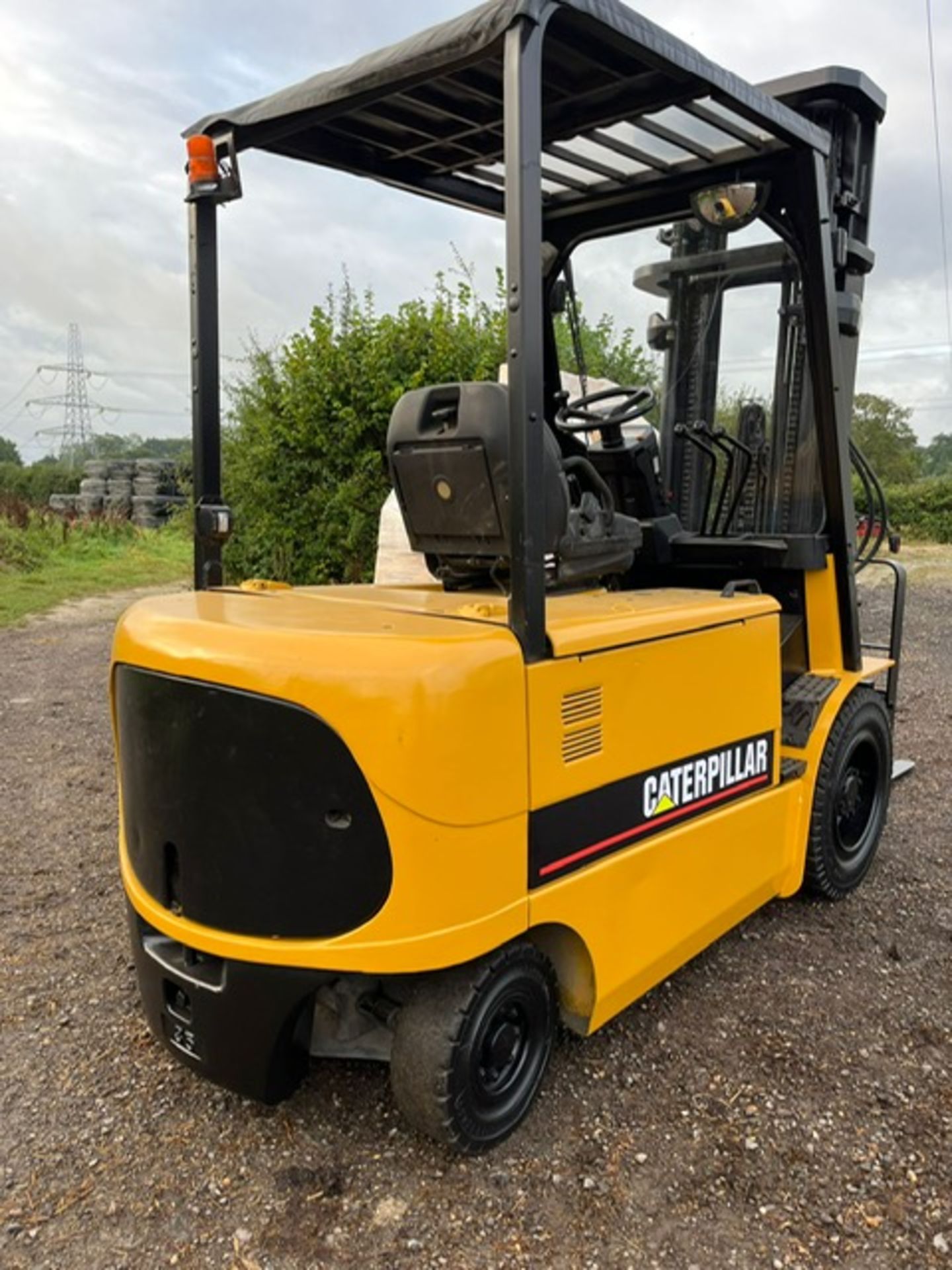 Caterpillar 3.5 tonne electric Forklift - Image 2 of 5