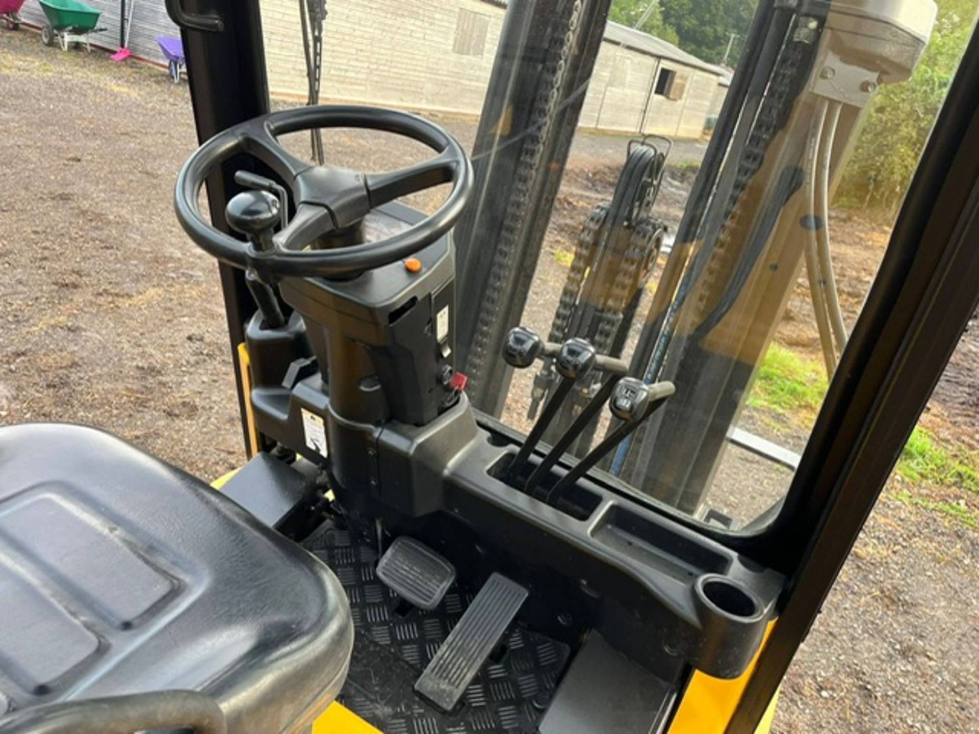 Caterpillar 3.5 tonne electric Forklift - Image 4 of 5