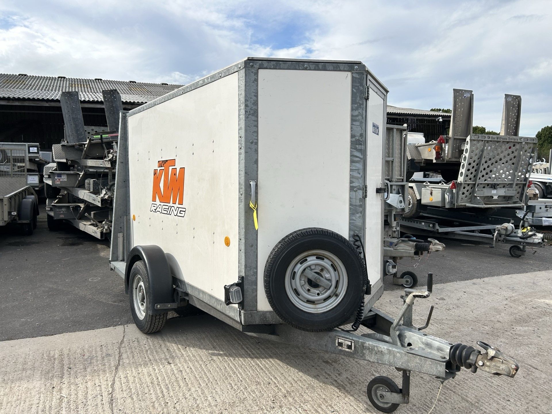 BV84 – 2005 iFor Williams Trailer