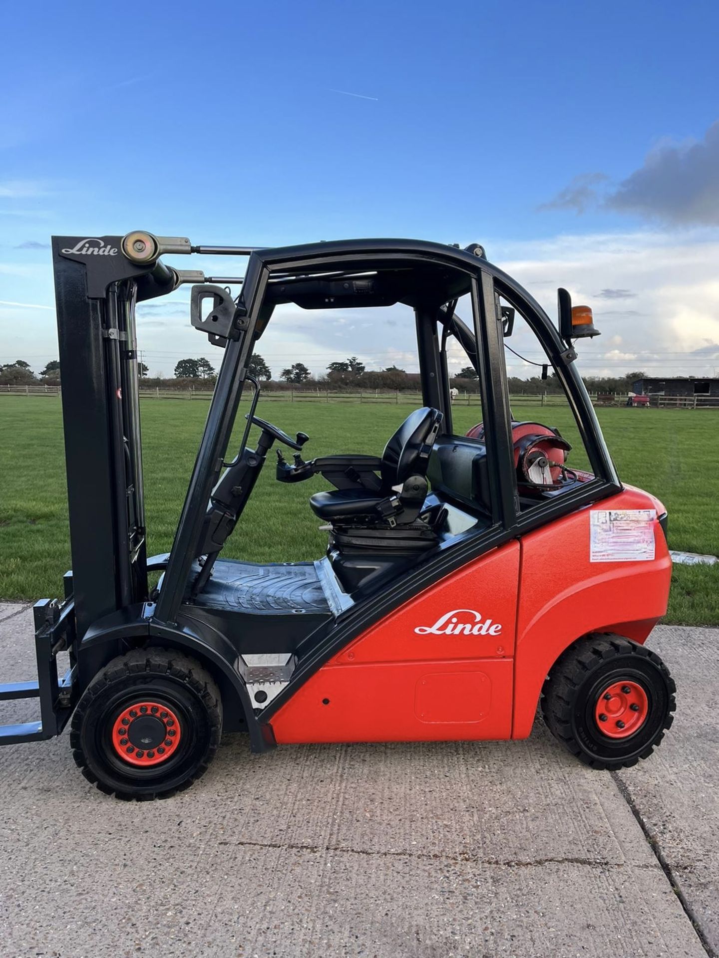 LINDE - H25 Gas Forklift (Container Spec) - Bild 3 aus 5