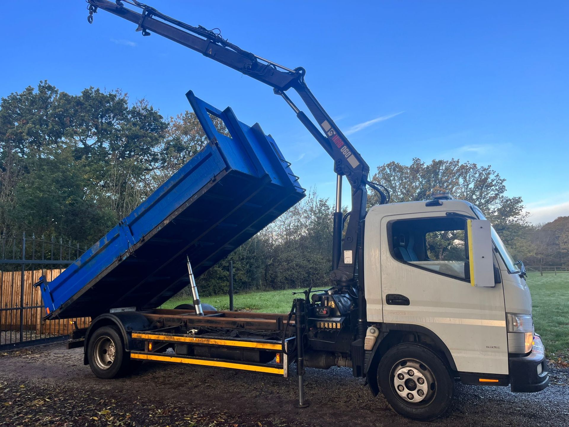 2015 - 65 REG MITSUBISHI FUSO Canter Tipper / Grab Lorry.