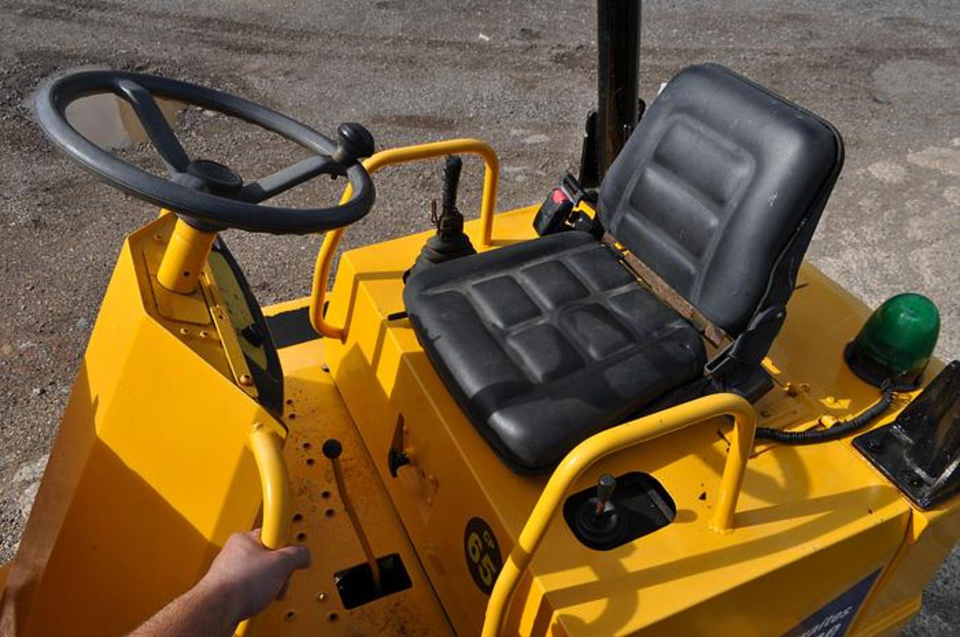 2004 THWAITES 3 TONNE SWIVEL DUMPER - Image 3 of 10