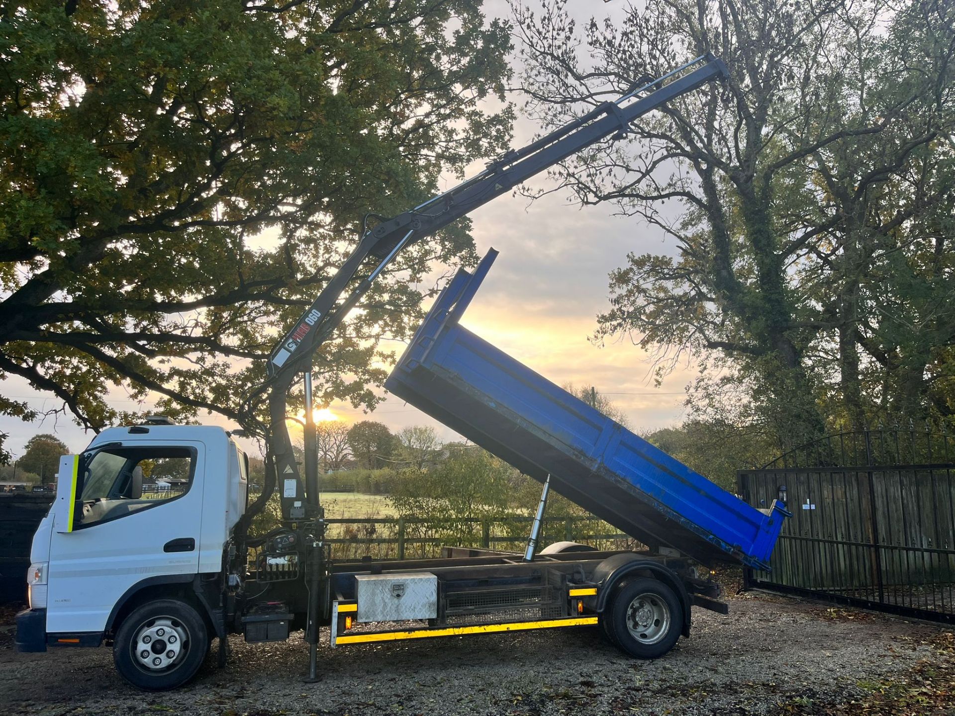 2015 - 65 REG MITSUBISHI FUSO Canter Tipper / Grab Lorry. - Image 14 of 17