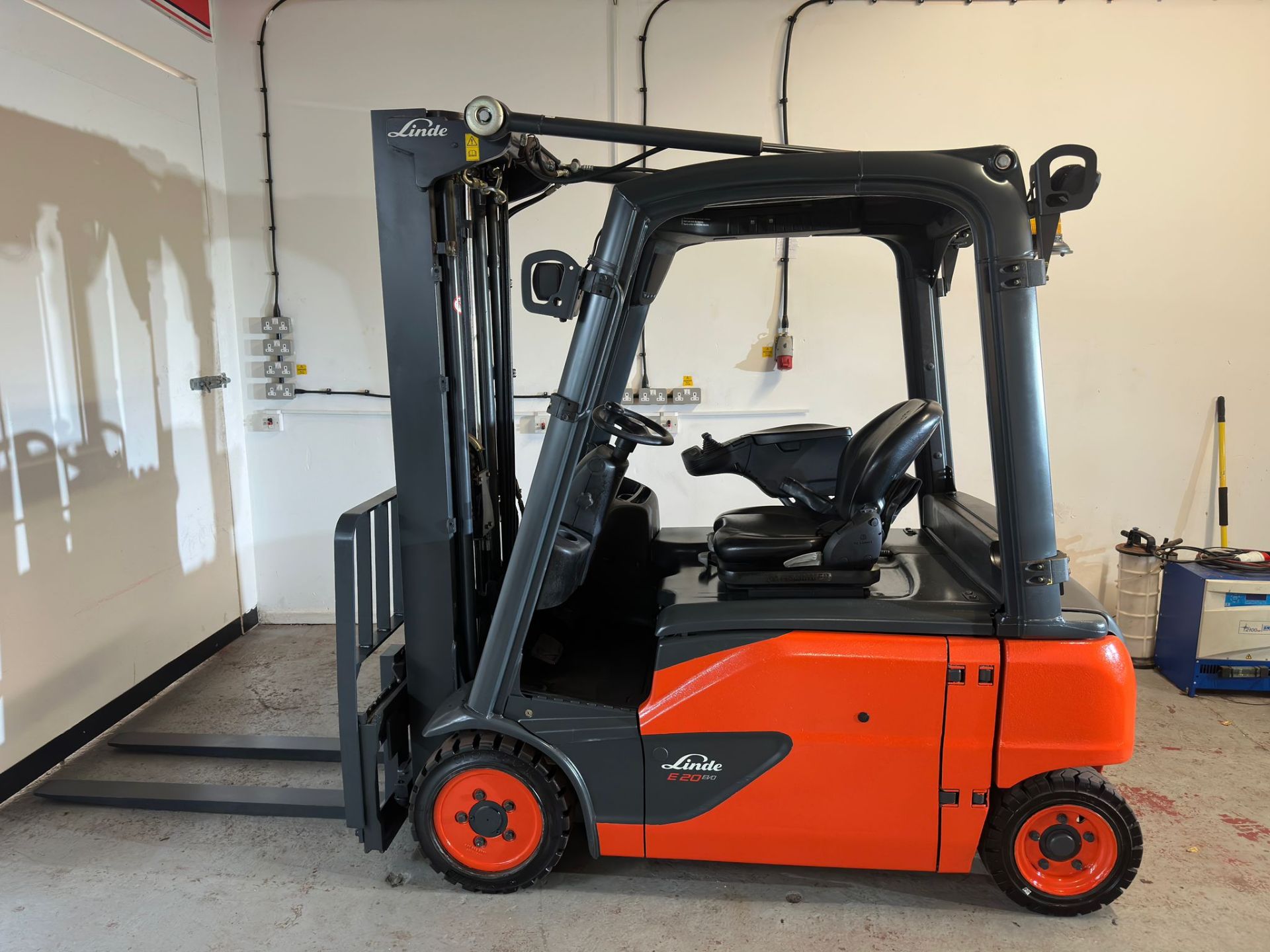 2017 LINDE E20PL (Container Spec) Electric Forklift - Bild 7 aus 7