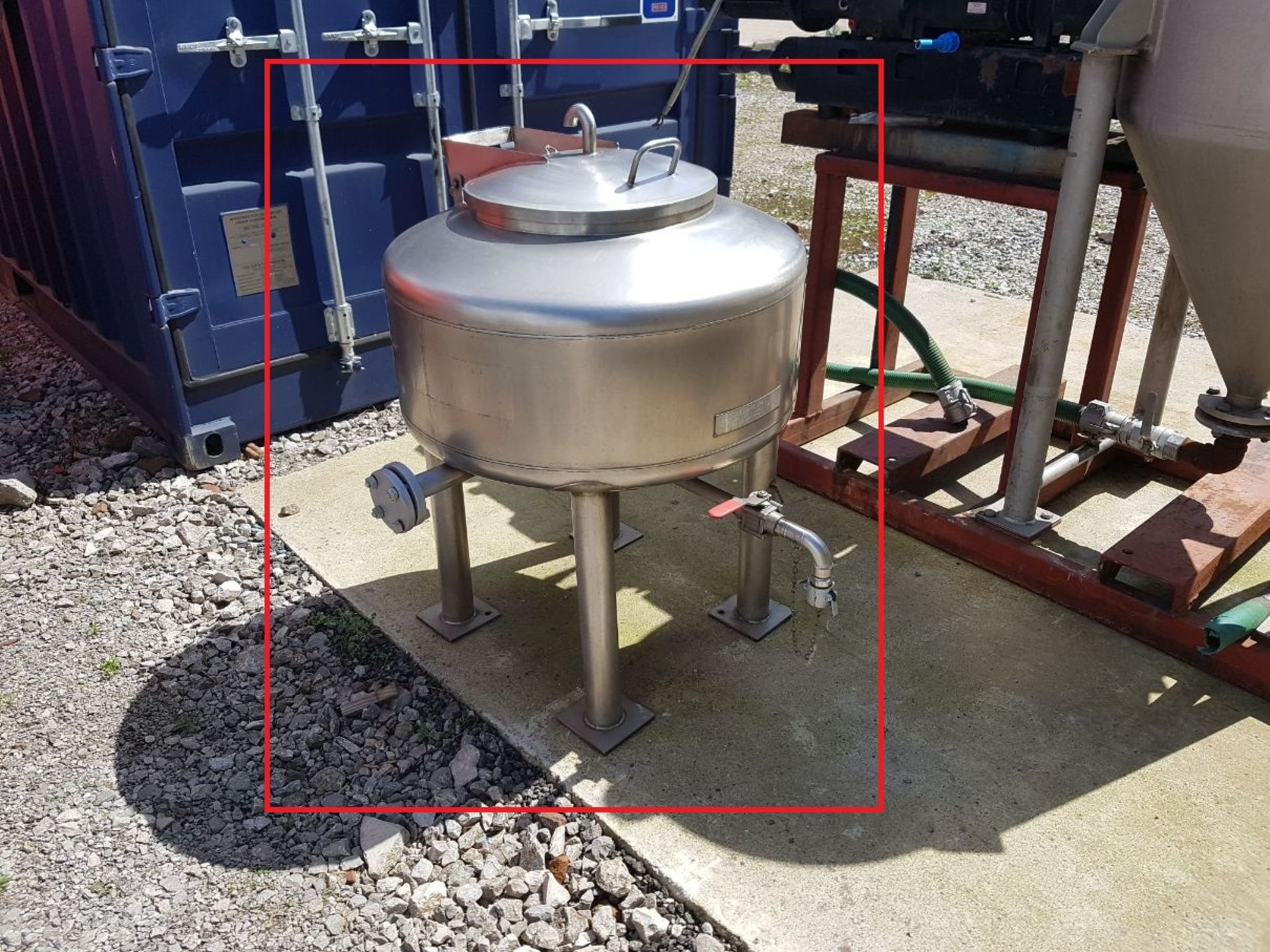 Stainless steel filtration vessel