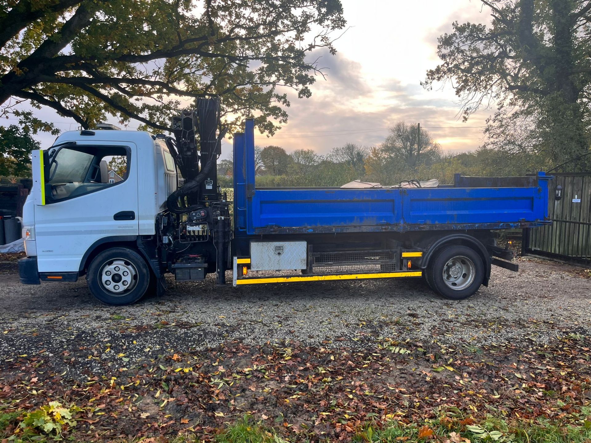 2015 - 65 REG MITSUBISHI FUSO Canter Tipper / Grab Lorry. - Image 3 of 17