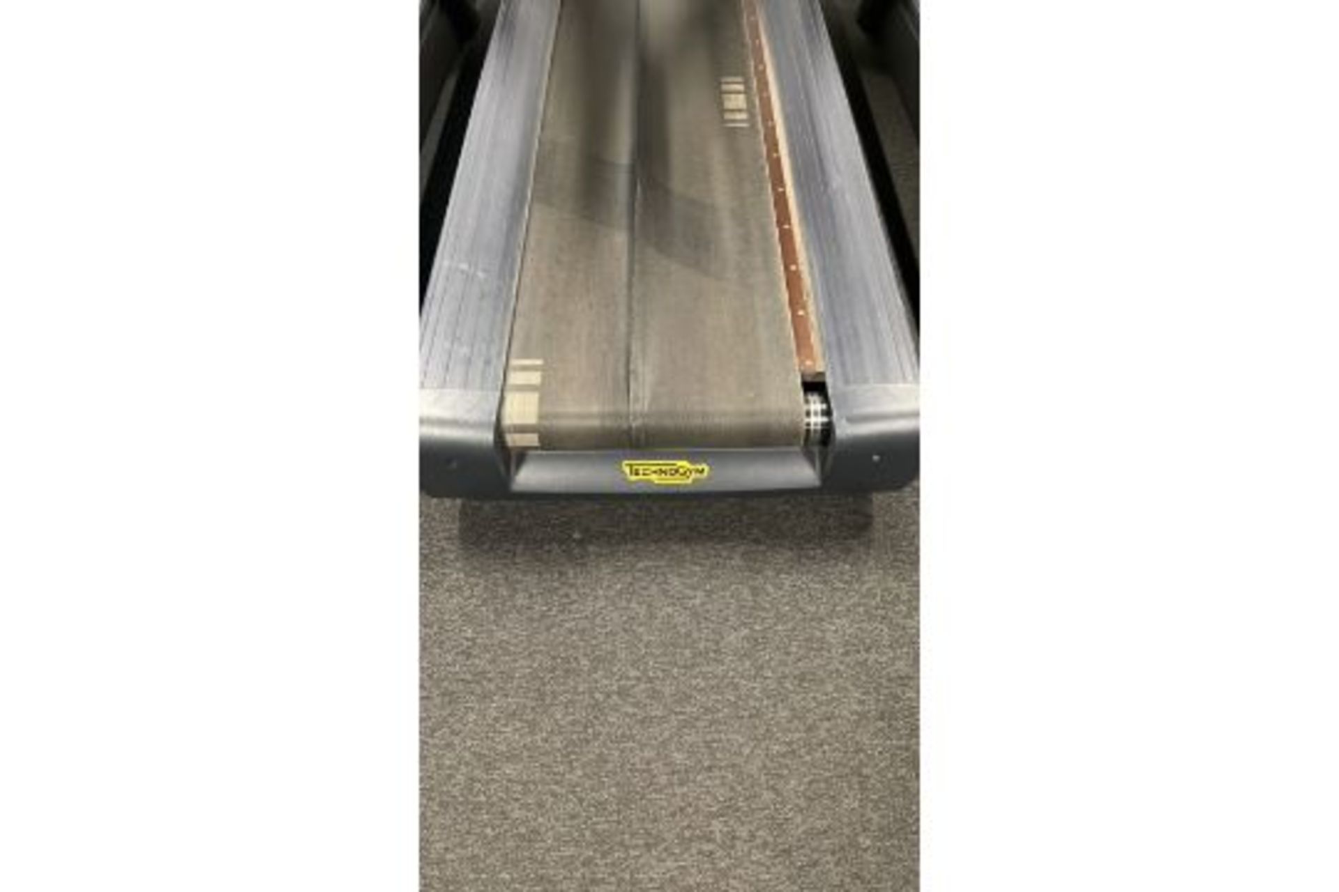 Technogym 1000 Treadmill - Image 2 of 4