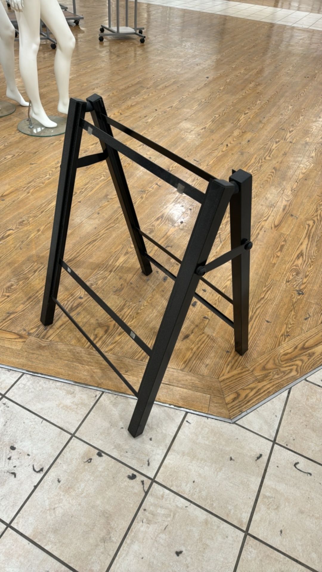 Black A-Frame Display Stand - Bild 3 aus 4