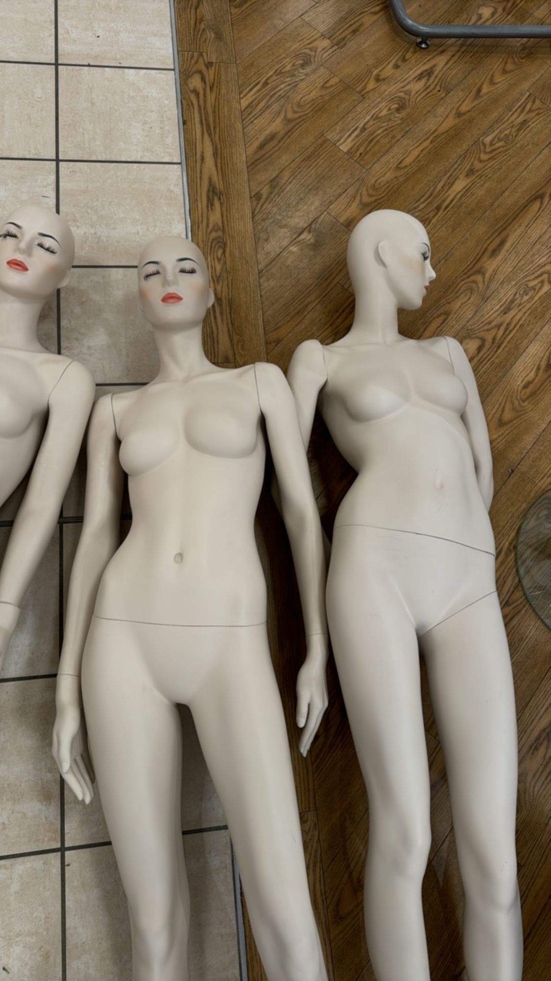 Female Mannequins x3 - Image 3 of 4