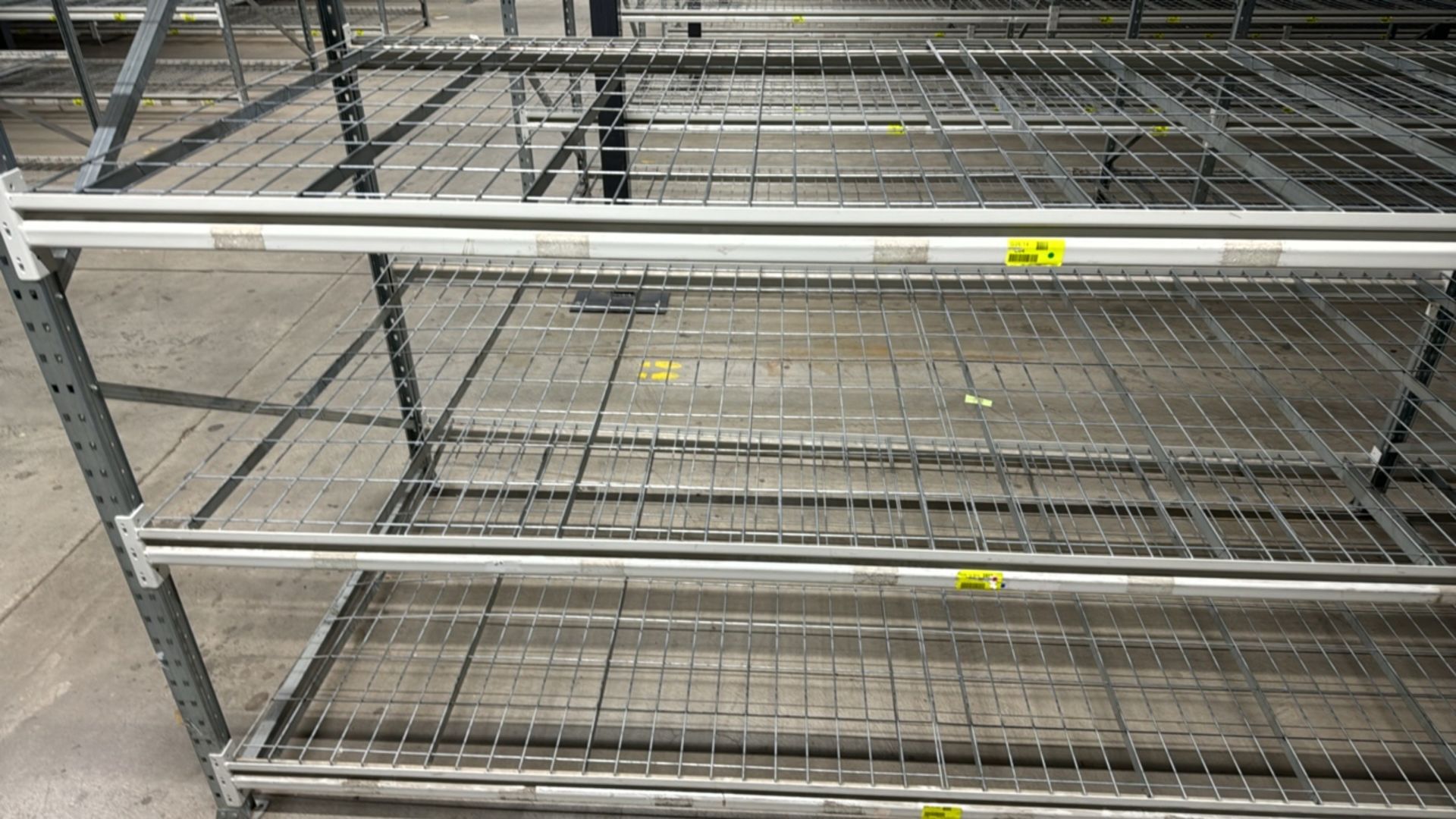 Run Of 6 Bays Of Lightweight Bolt-less Shelving - Bild 4 aus 5