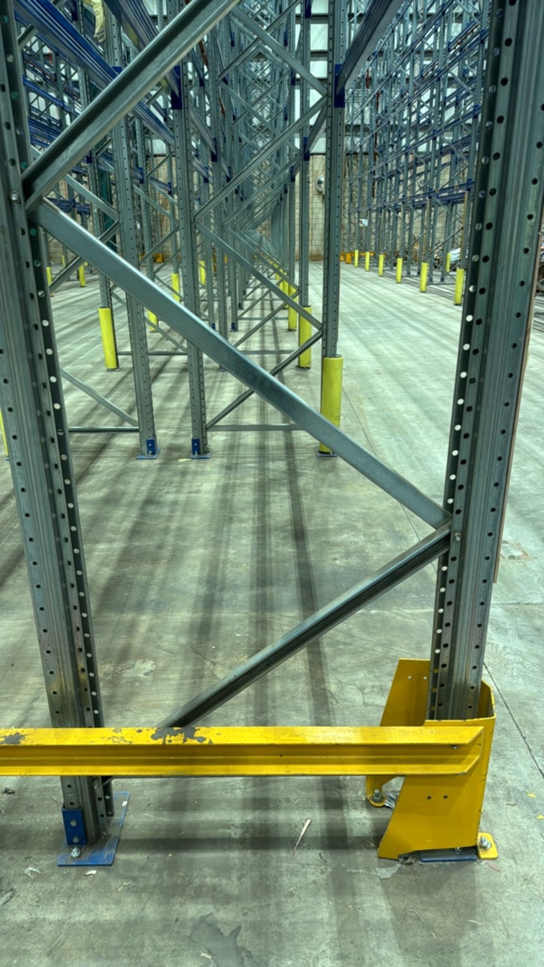 Run Of 22 Bays Of Back To Back Bolt-less Pallet Racking - Image 7 of 10