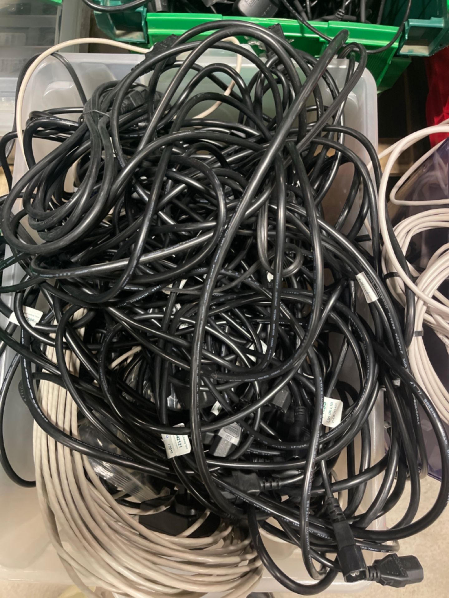 Computer Cables, Stand Gooses, & Chargers Mixed Lot - Bild 3 aus 5