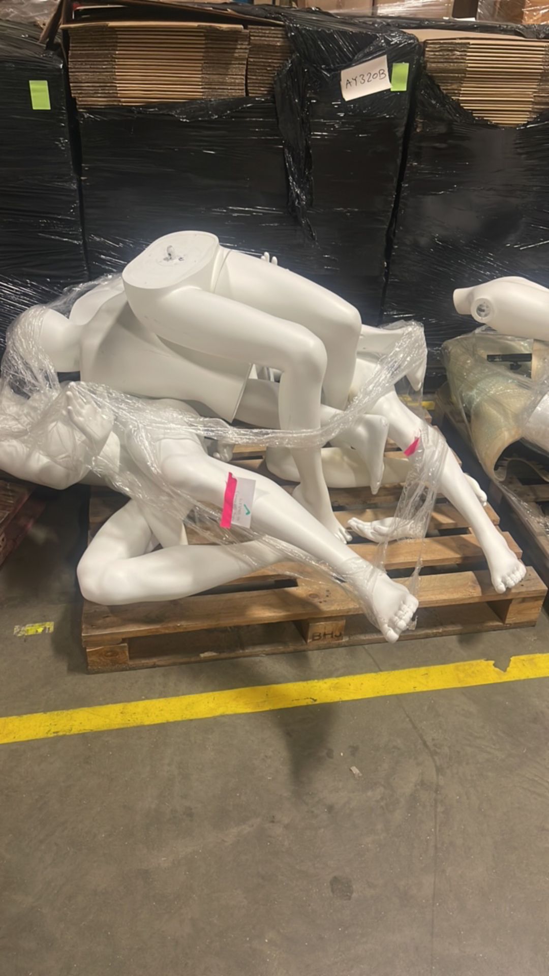 Mixed Pallet Of Full Mannequins