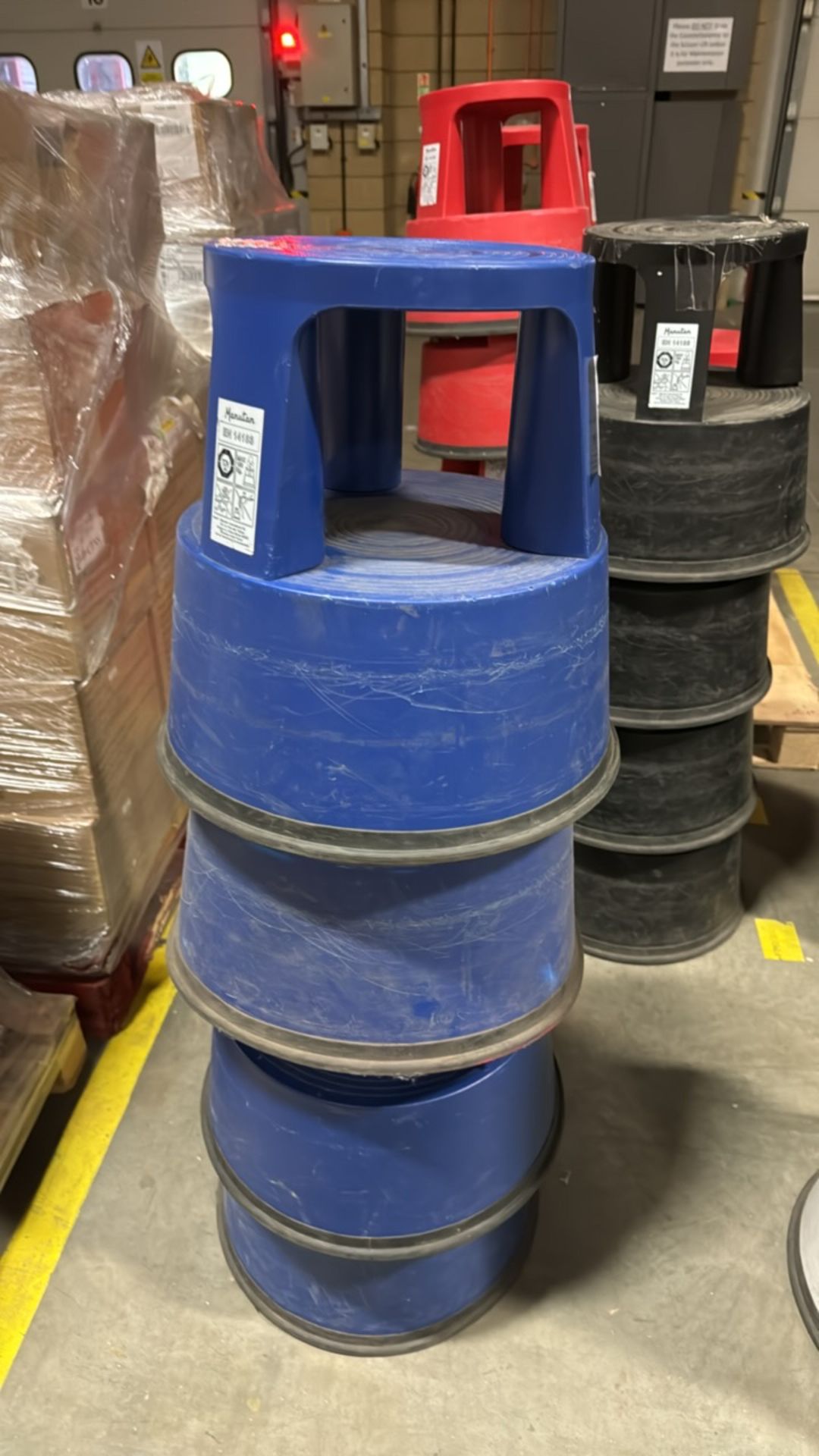 Blue Kick Stools x4 - Bild 2 aus 3