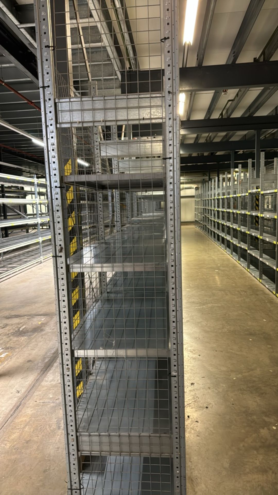 Run Of 20 Bays Of Lightweight Bolt-less Shelving - Bild 2 aus 5