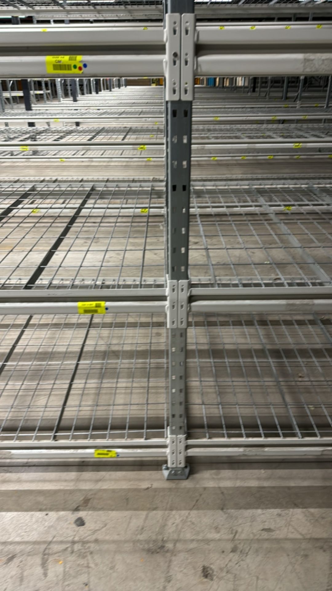 Run Of 6 Bays Of Lightweight Bolt-less Shelving - Bild 5 aus 5