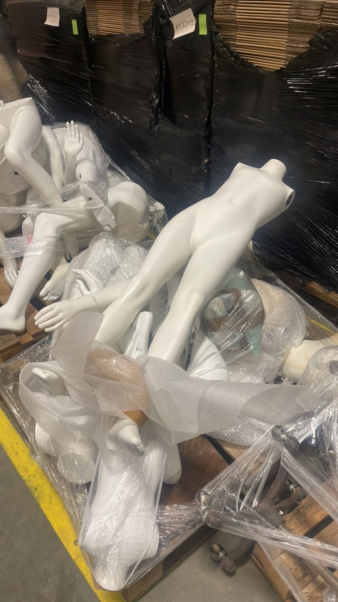 Mixed Pallet Of Mannequins - Image 2 of 4