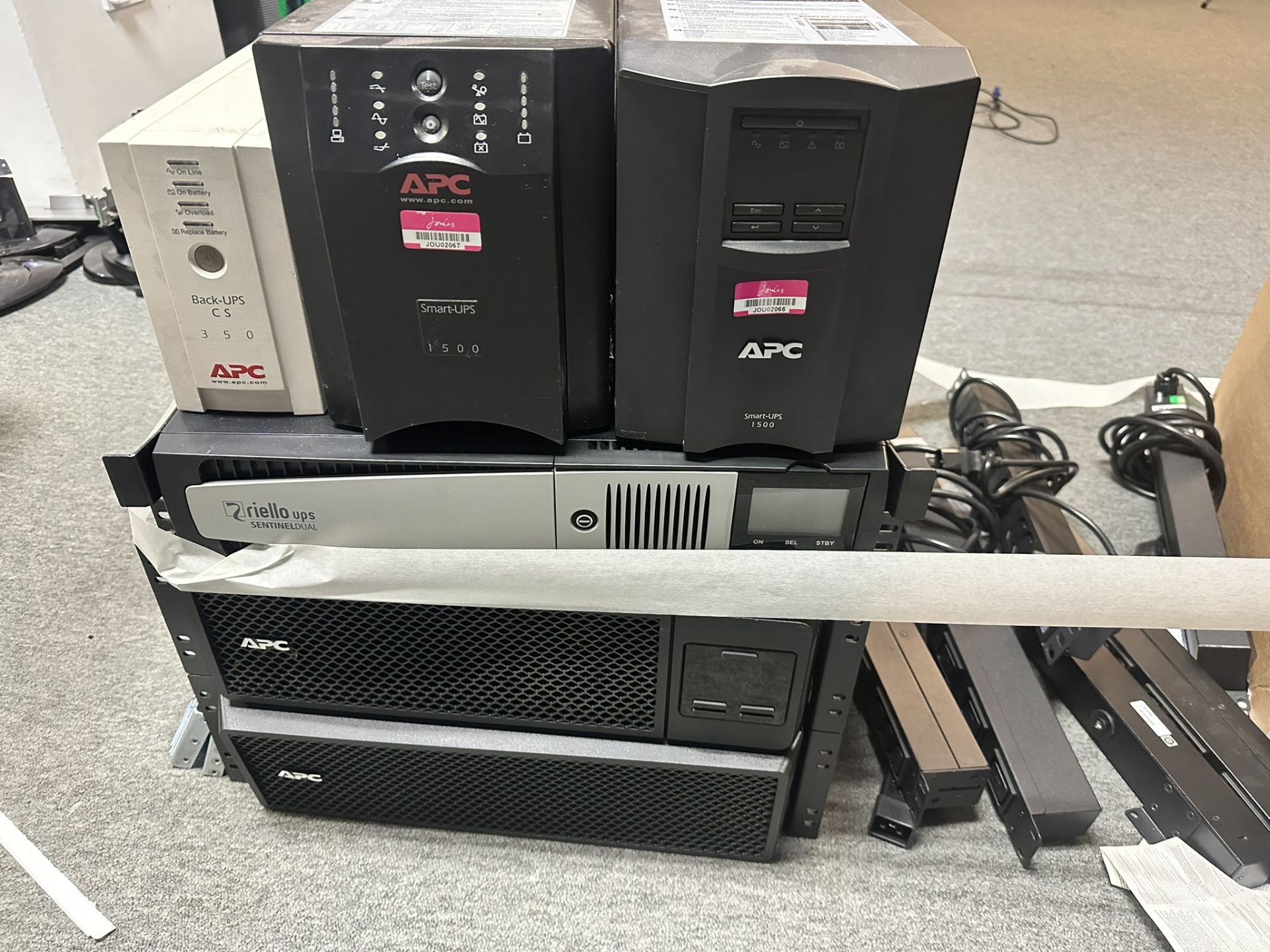 Server Ups Equipment, Cables & Reck Mounting - Bild 5 aus 6