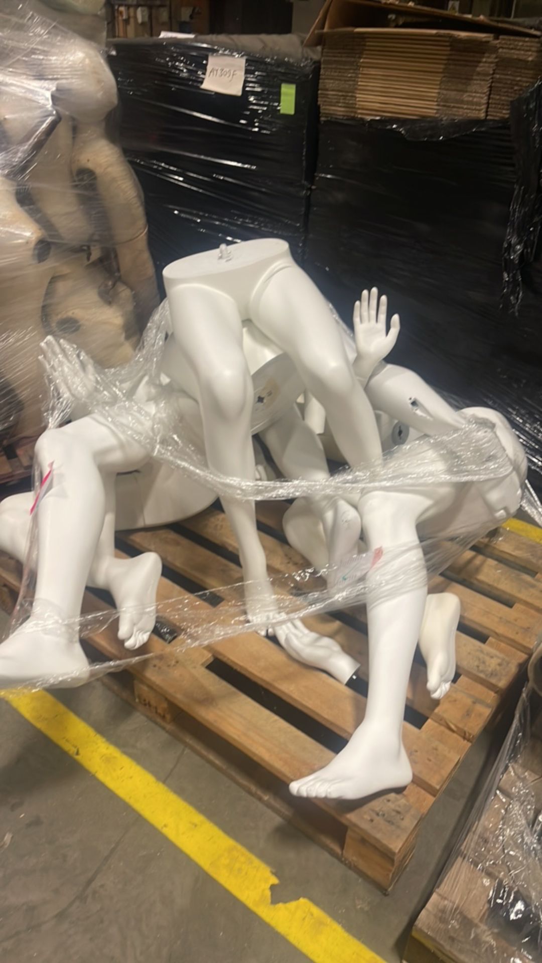 Mixed Pallet Of Full Mannequins - Image 2 of 3