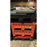 Plastic Magnum Pallets x4