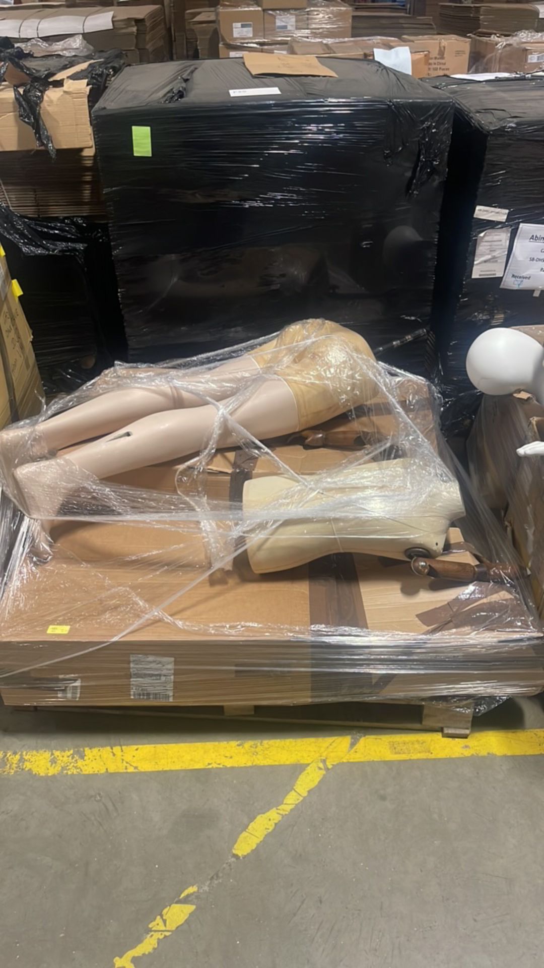 Mixed Pallet Of Mannequins