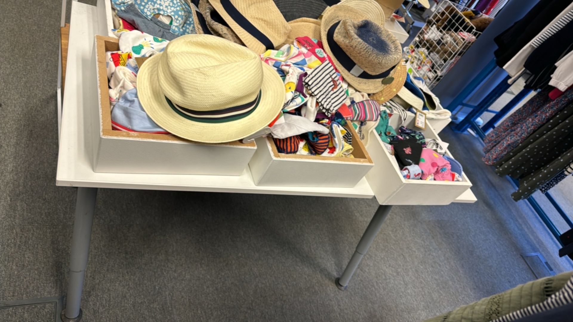 White Desk Tables x4 - Image 3 of 6