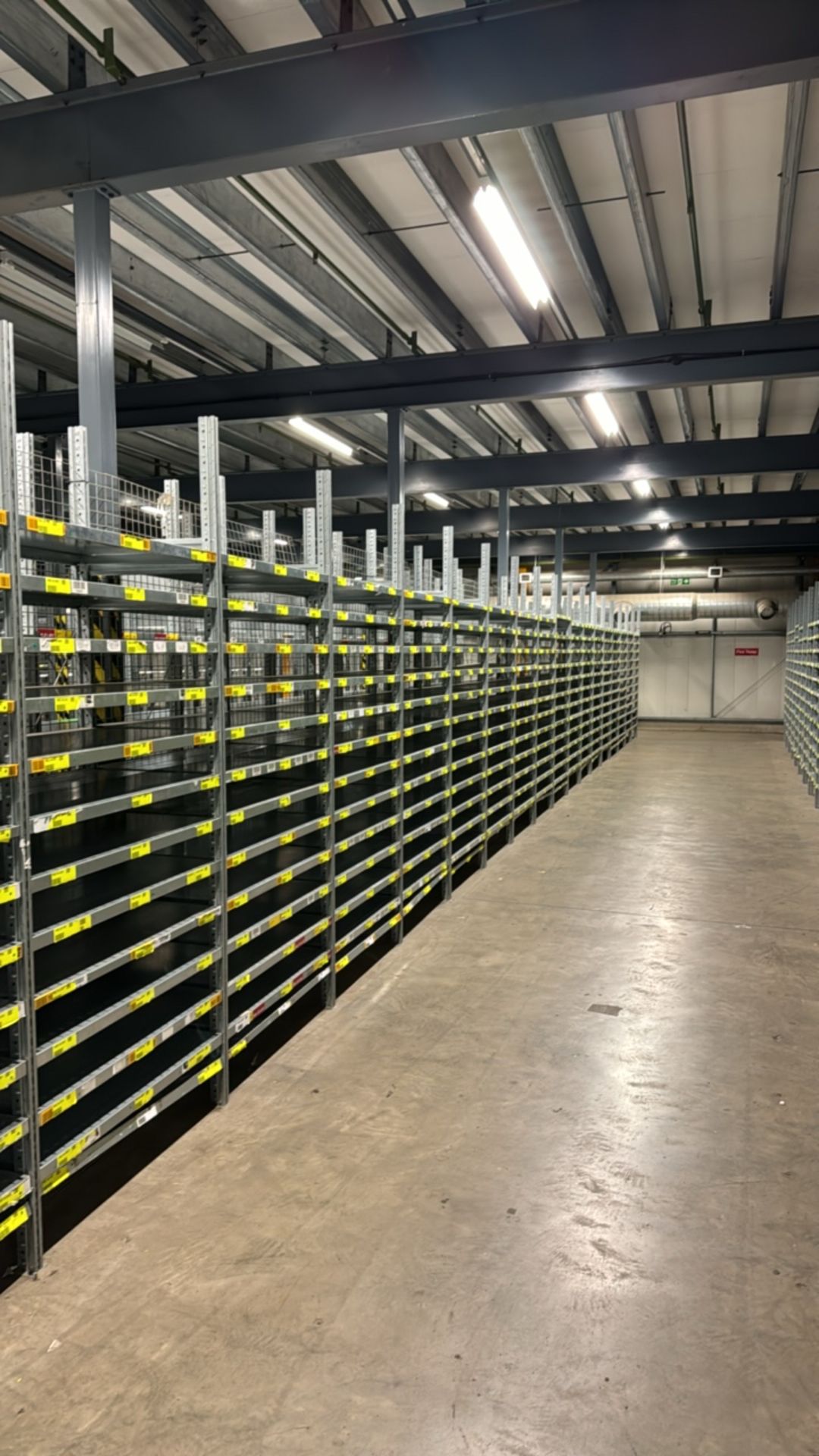 Run Of 20 Bays Of Lightweight Bolt-less Shelving - Bild 4 aus 4