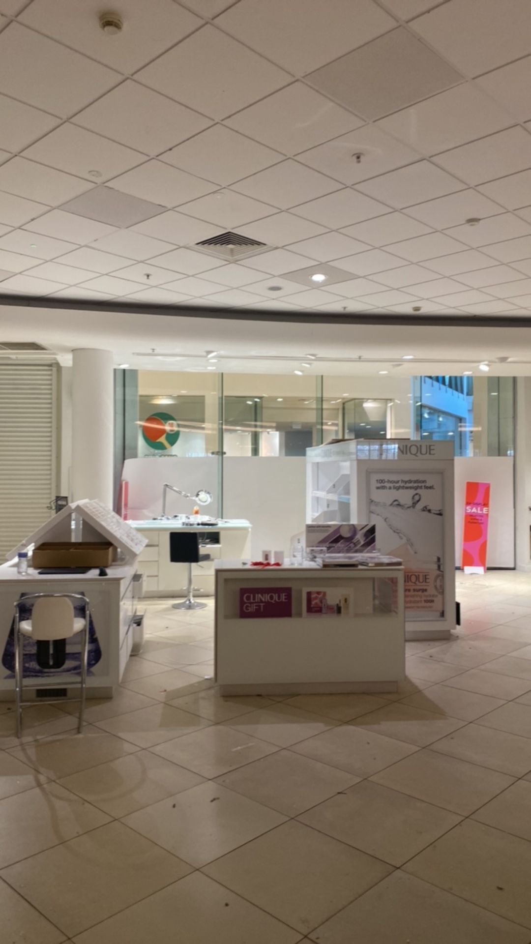 Contents Of Clinique Retail Concession - Image 2 of 11
