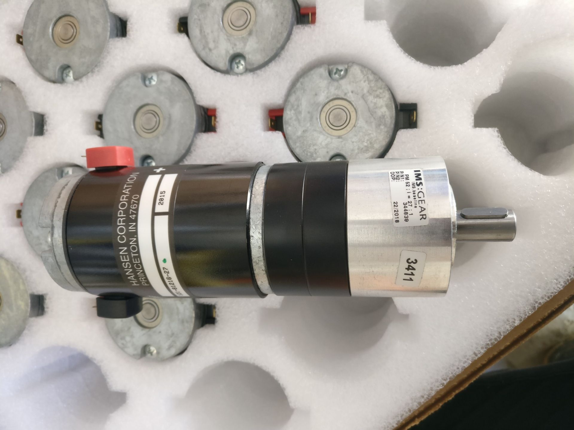 2 x 12v DC high torque planetary motor gearbox assembly.